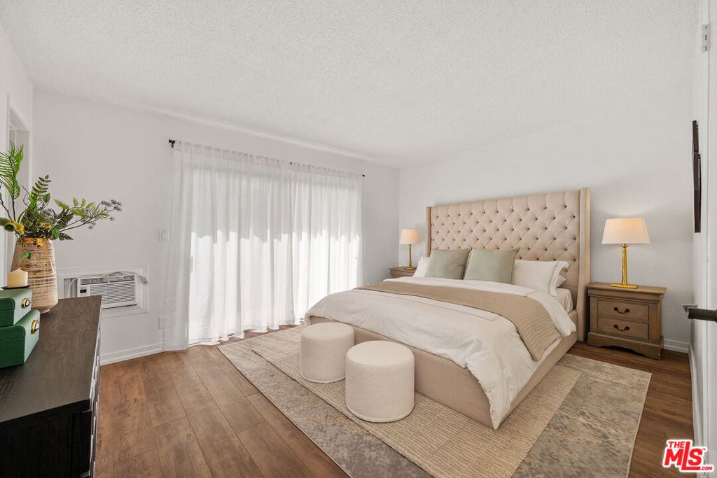 1951 Malcolm Avenue 206