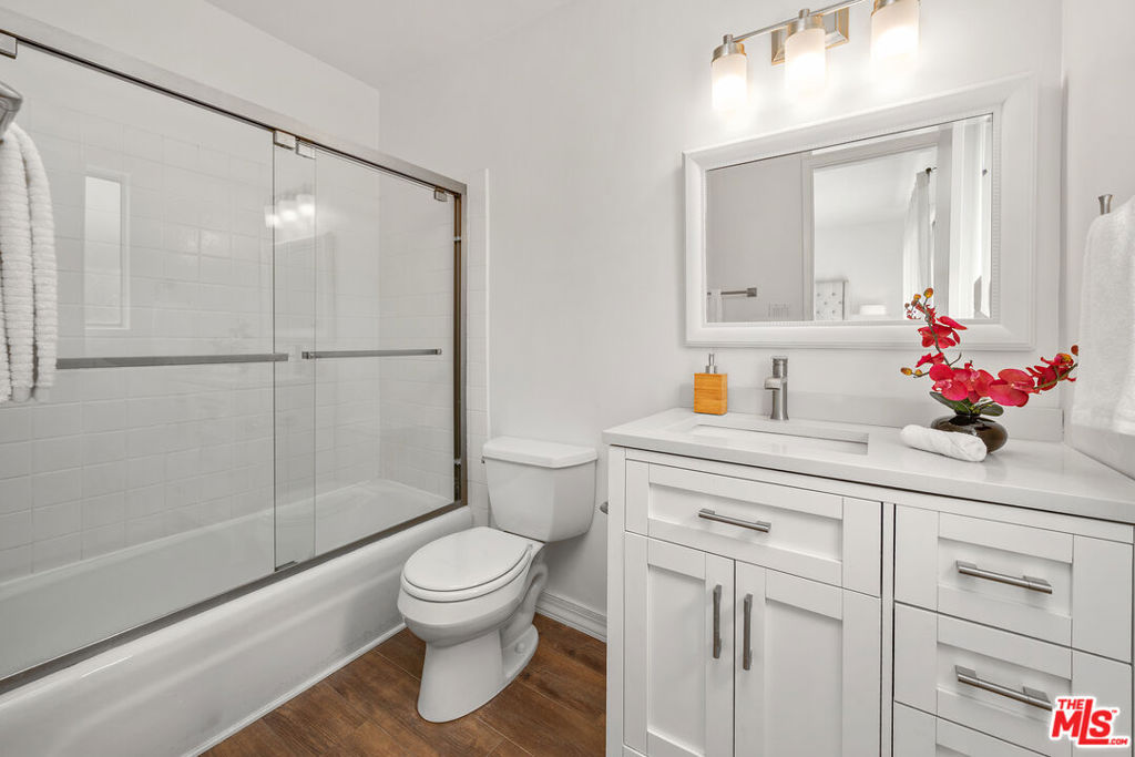 1951 Malcolm Avenue 206