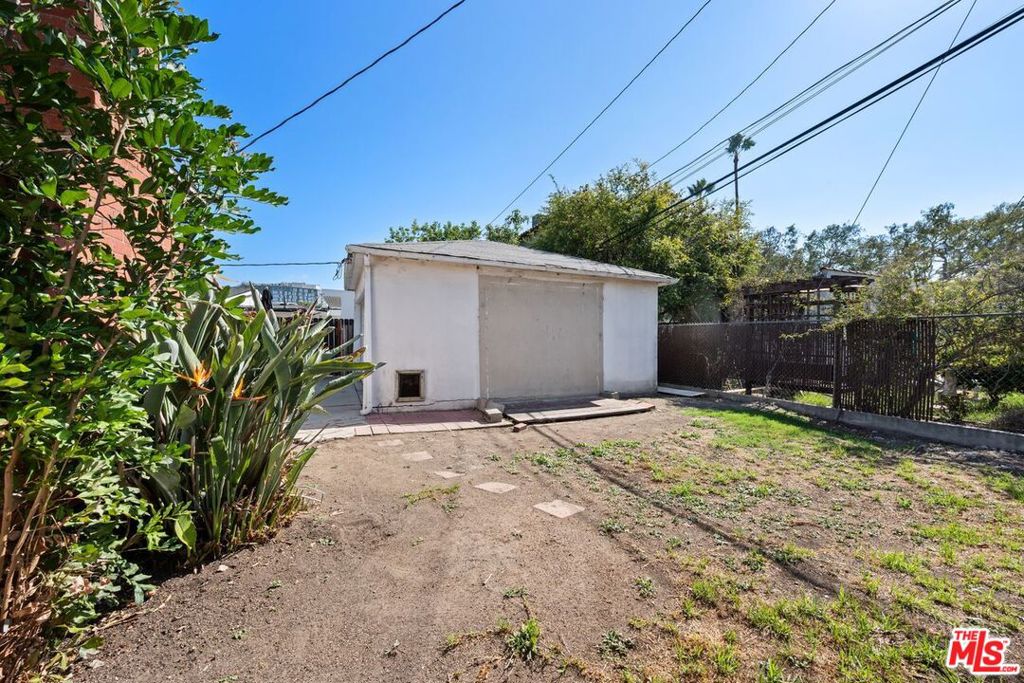 3011 Sentney Avenue