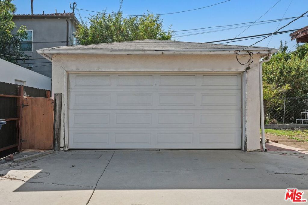 3011 Sentney Avenue