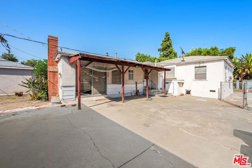 3011 Sentney Avenue