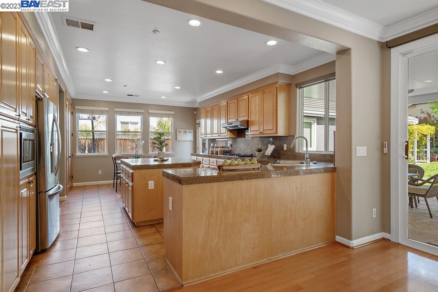 1071 Lexington Way