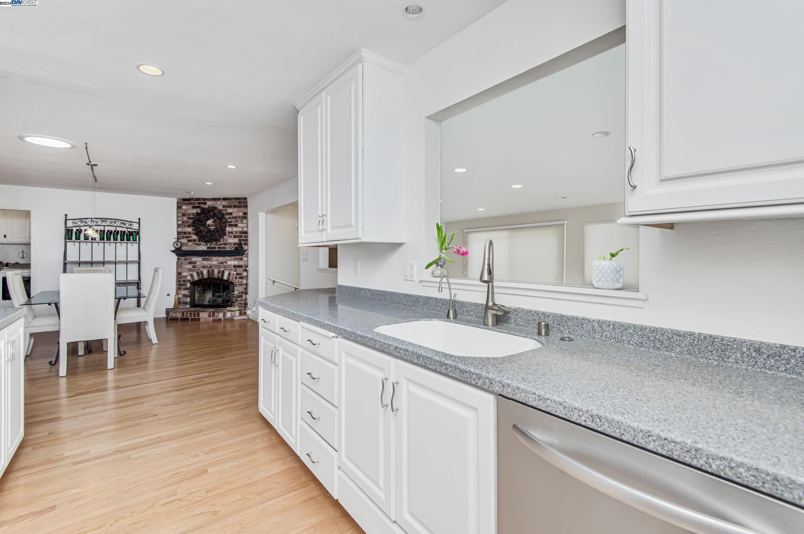 2380 Willet Way