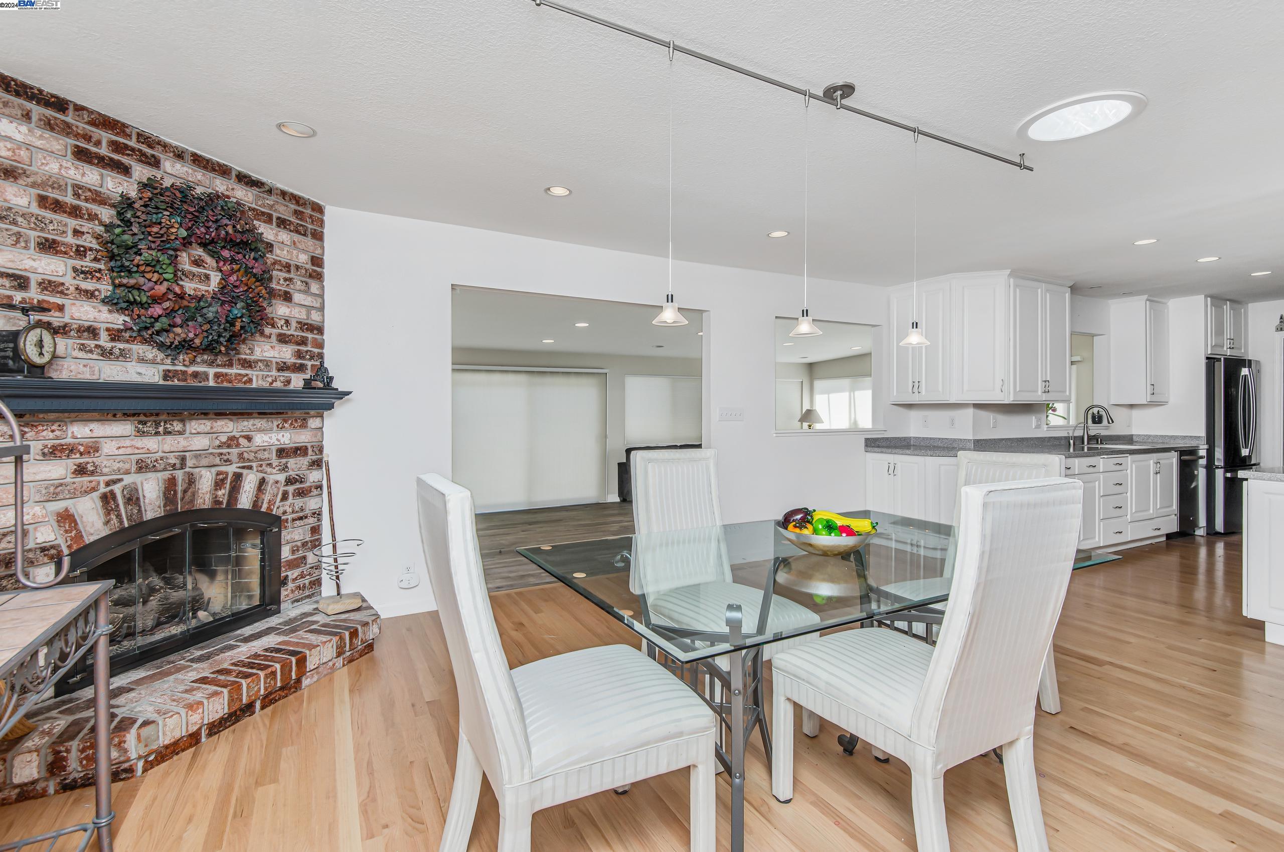 2380 Willet Way