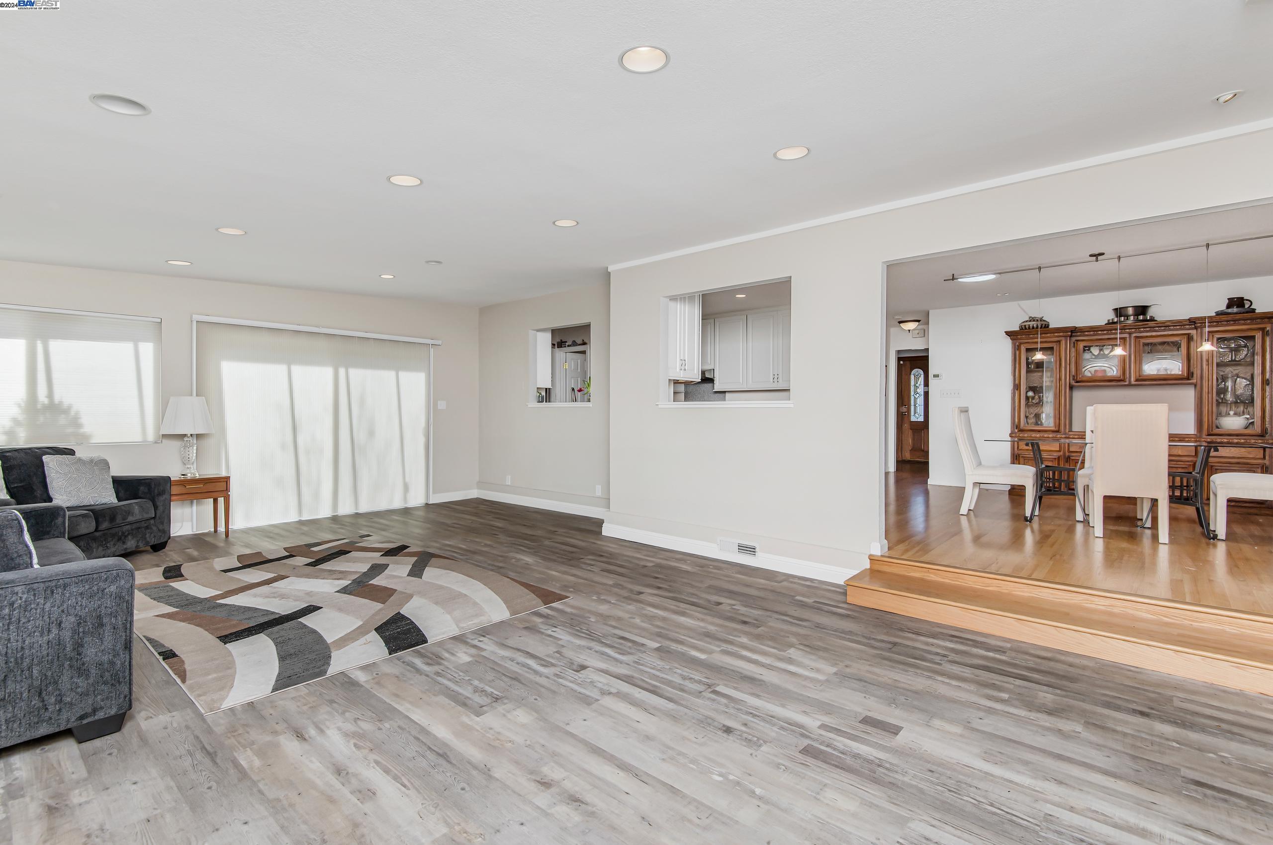2380 Willet Way