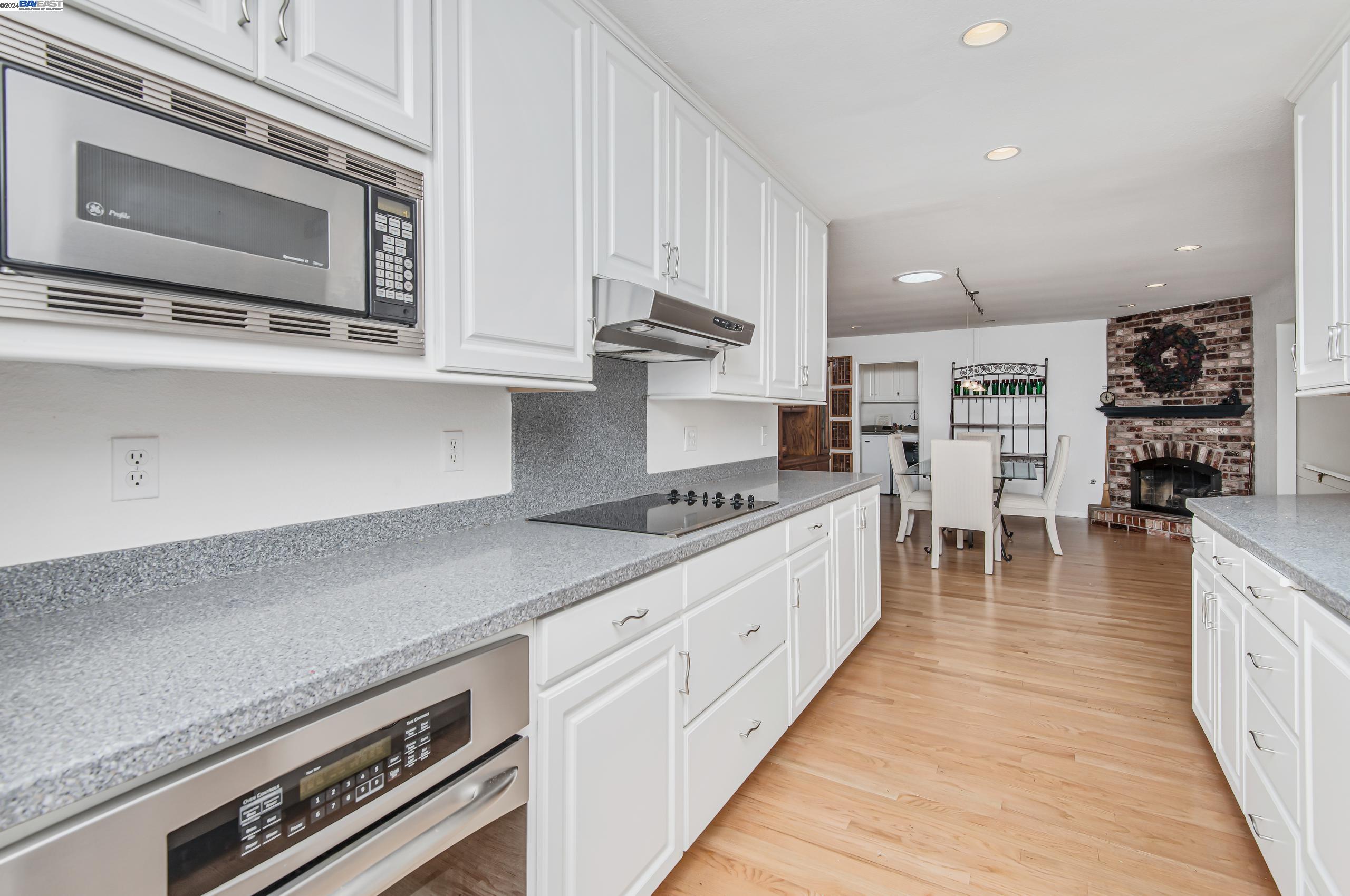 2380 Willet Way