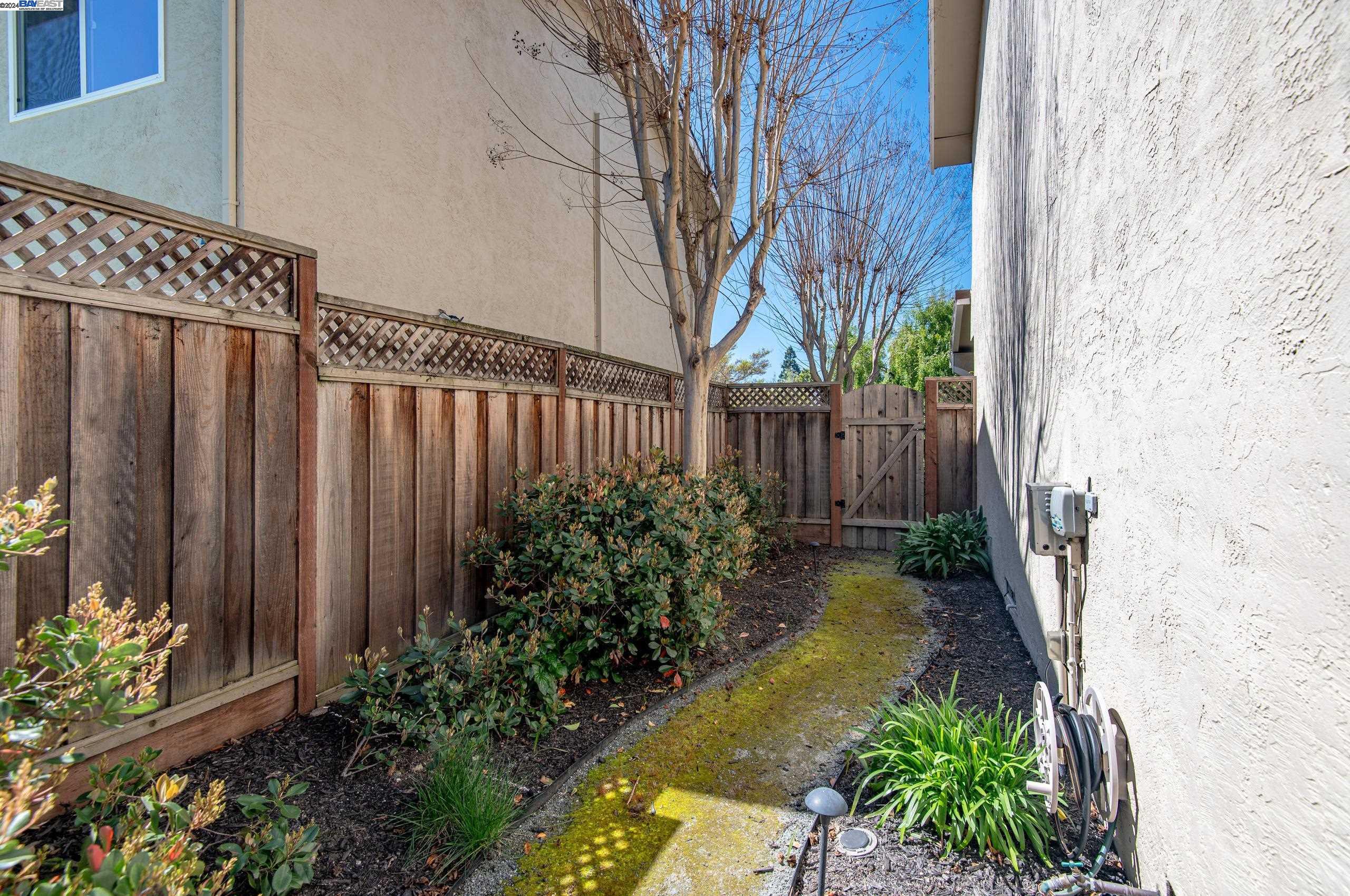 2380 Willet Way