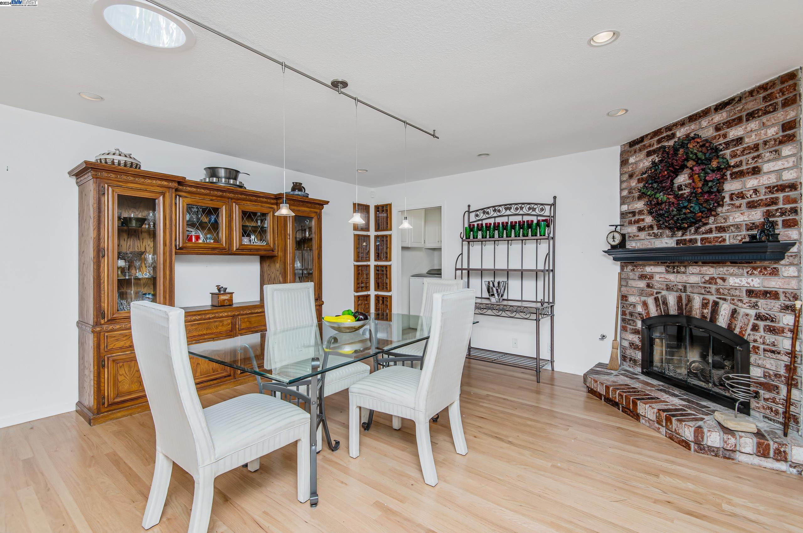 2380 Willet Way