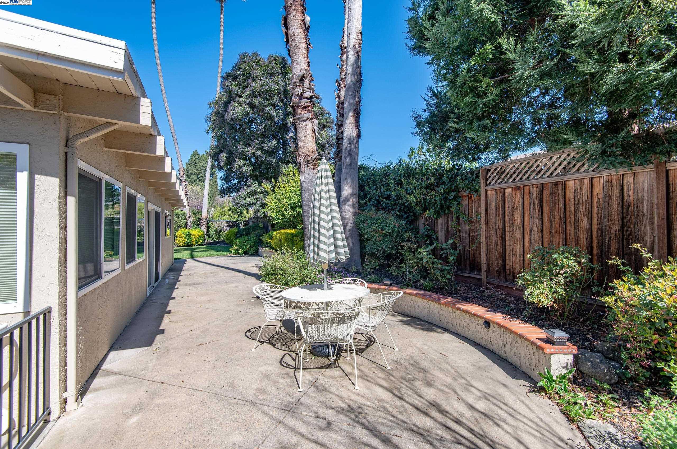 2380 Willet Way