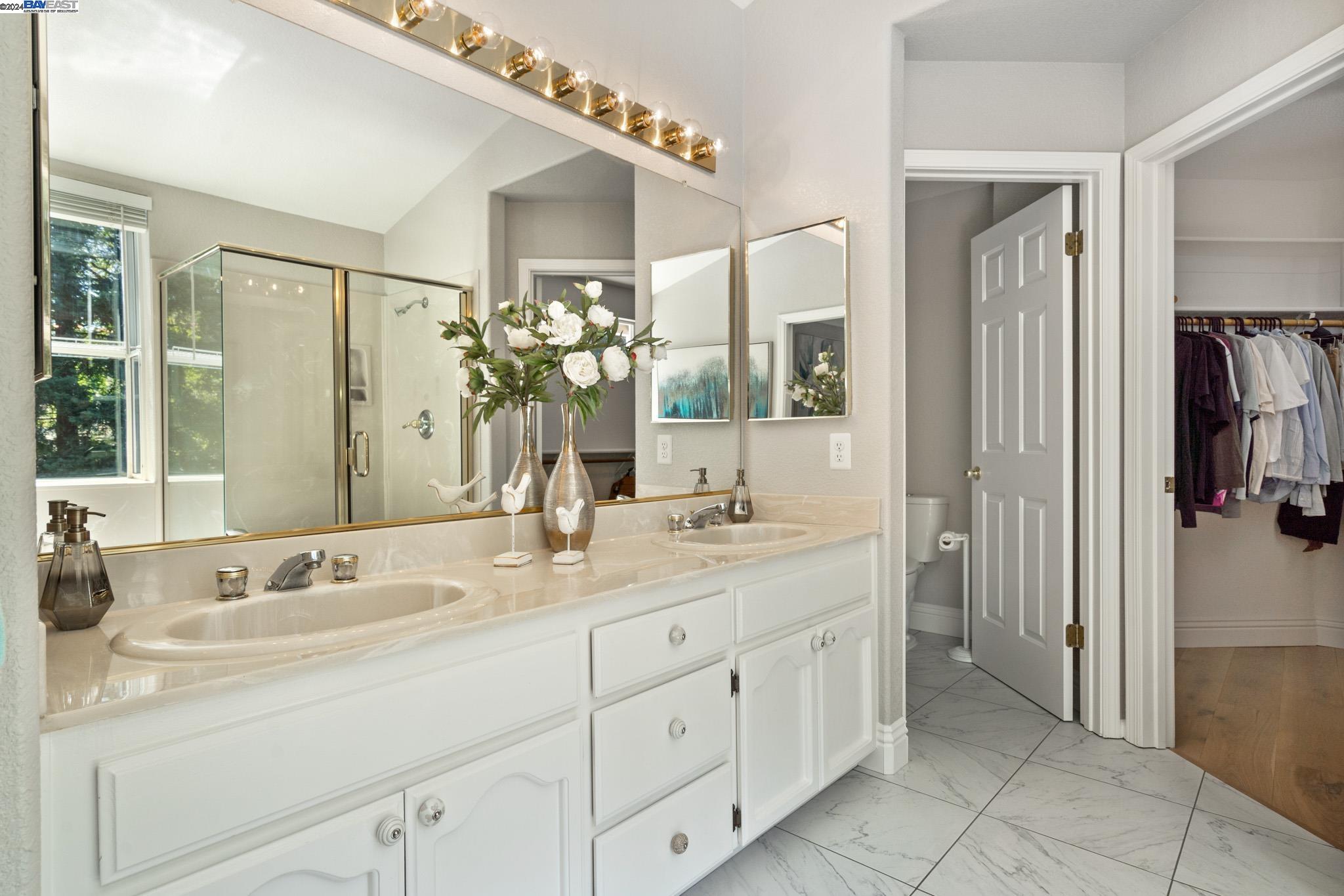 5551 Anita Ct