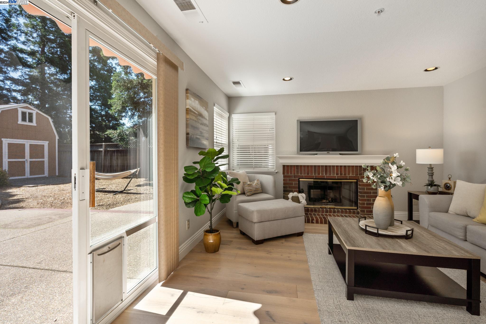 5551 Anita Ct