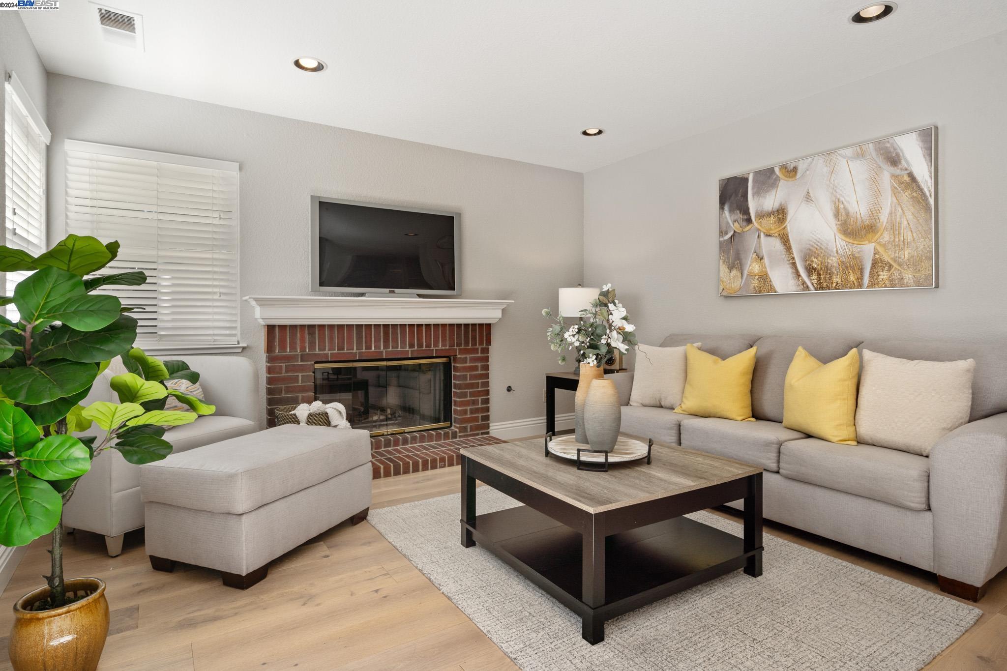 5551 Anita Ct