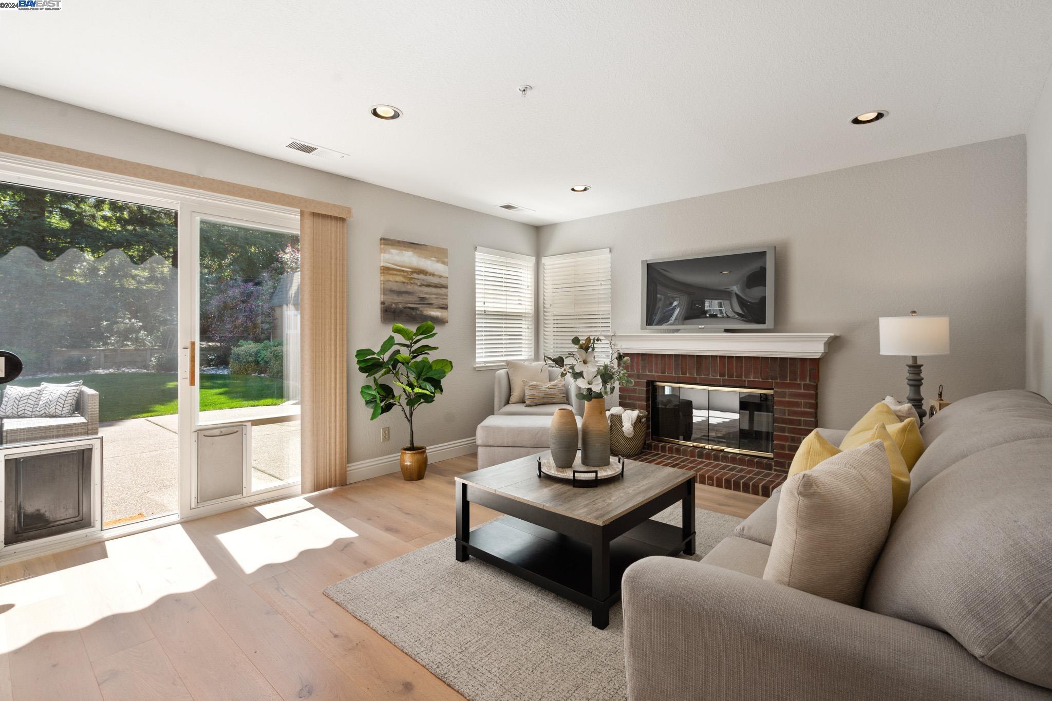 5551 Anita Ct