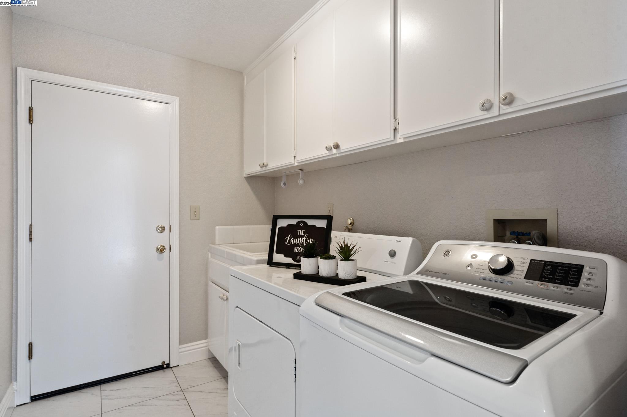 5551 Anita Ct