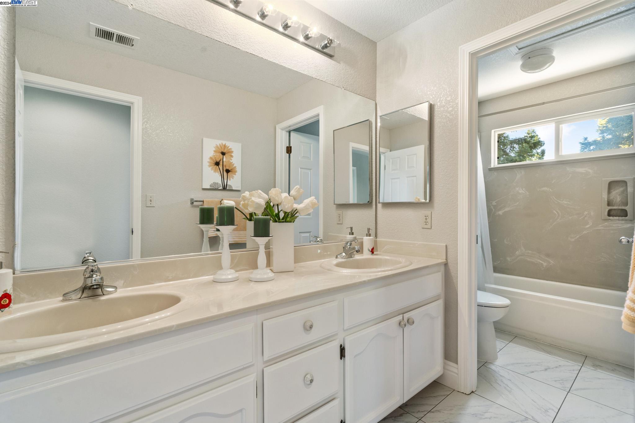 5551 Anita Ct