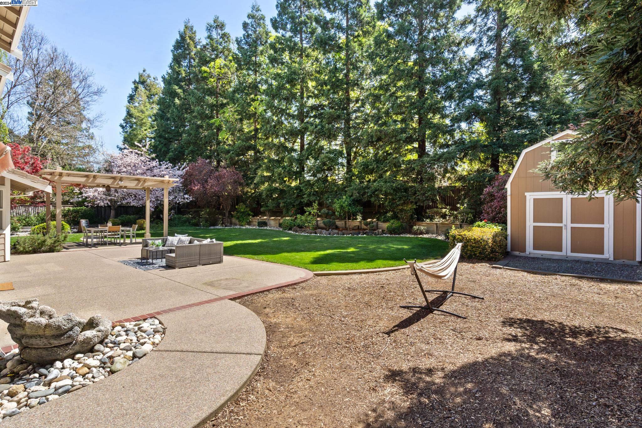 5551 Anita Ct