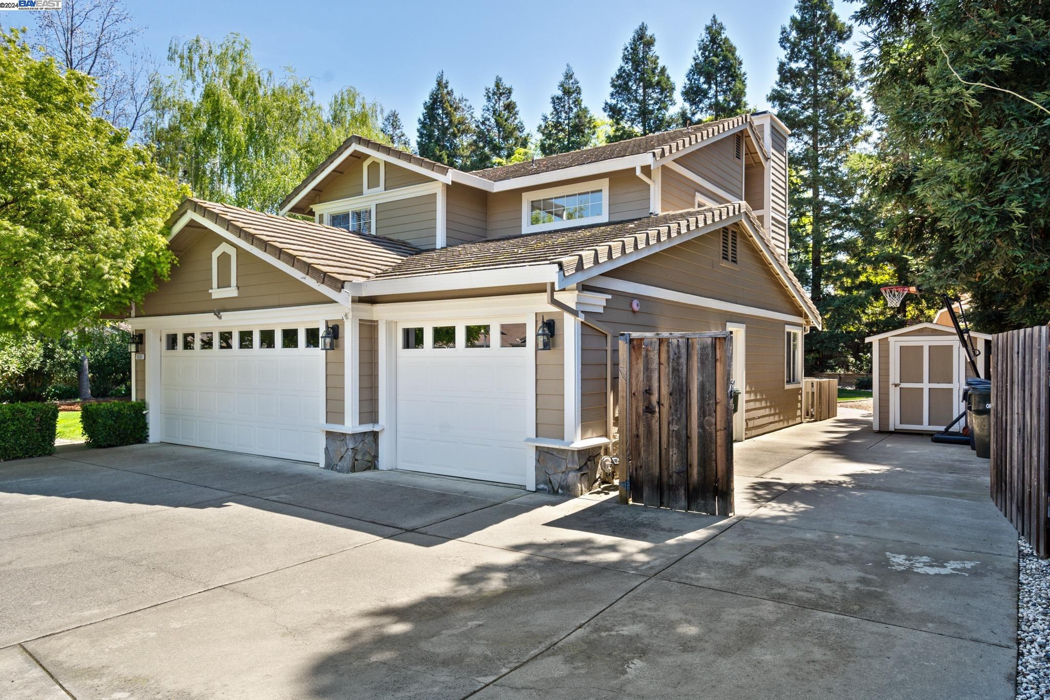 5551 Anita Ct