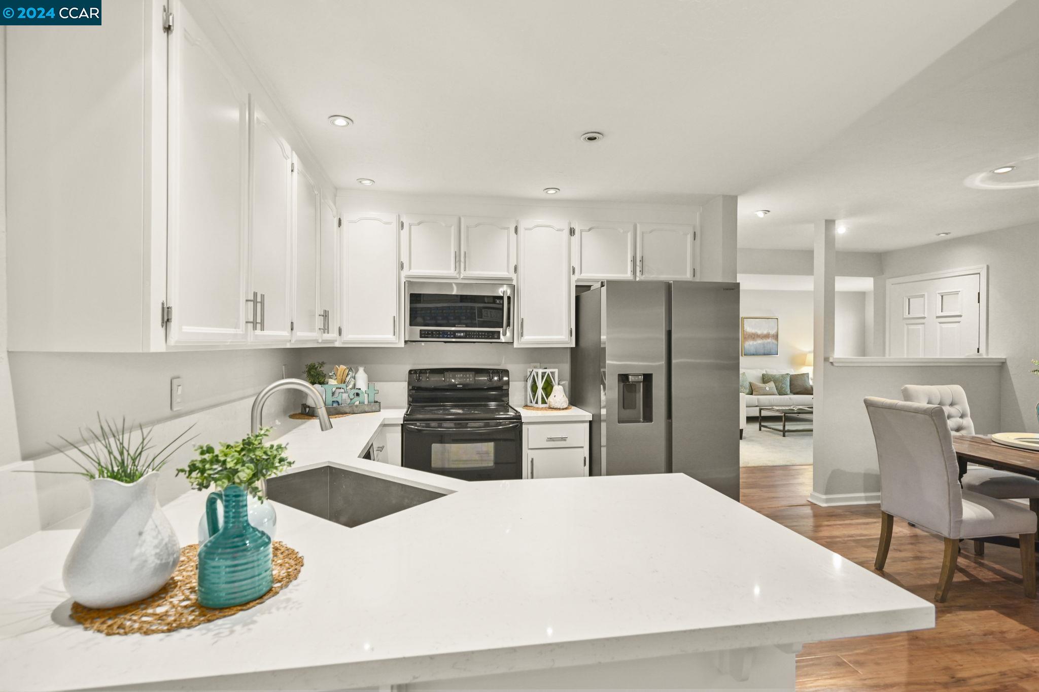 3008 Montevideo Dr
