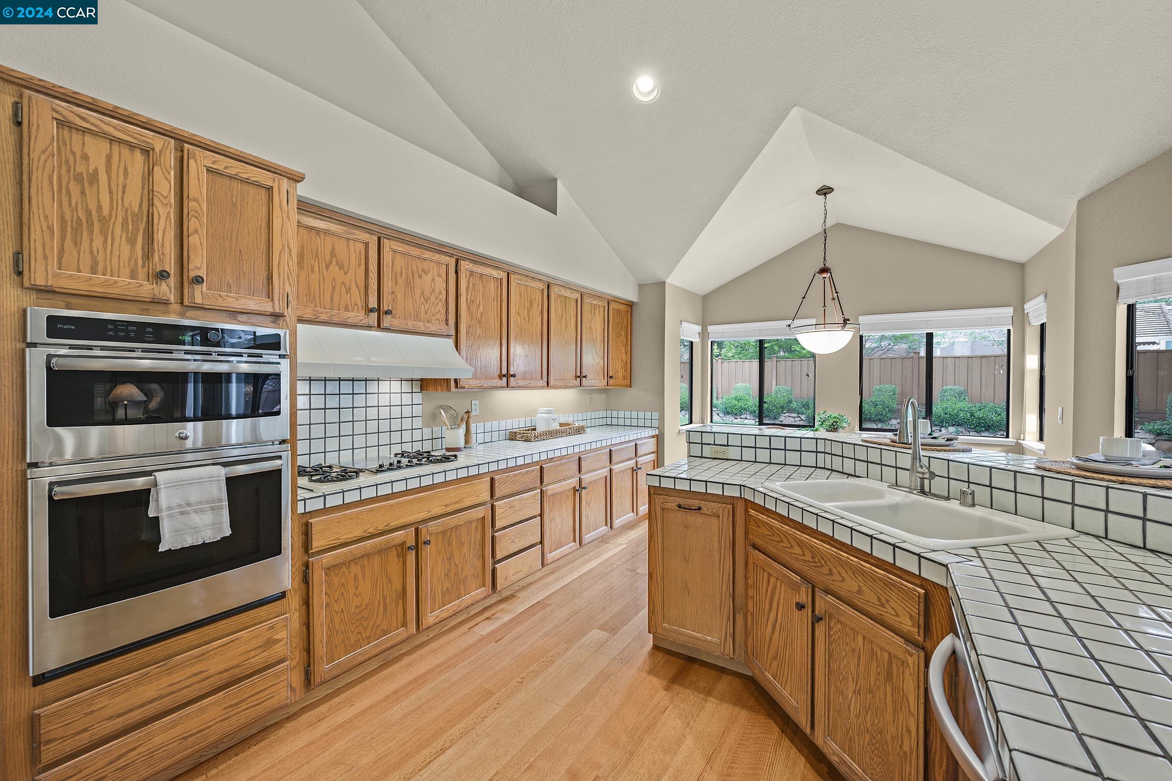 1000 Horizon Ct