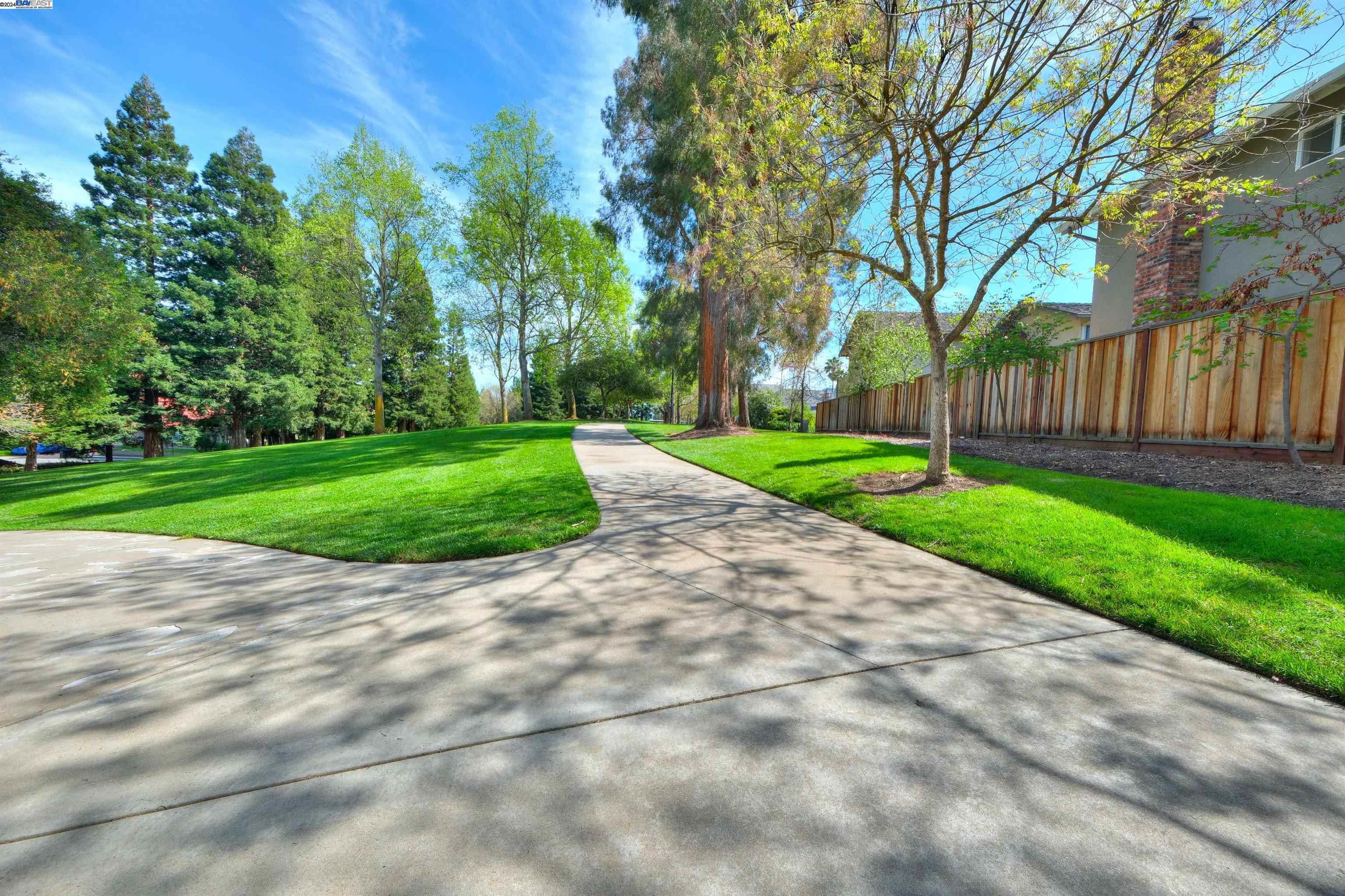 7778 Redbud Ct