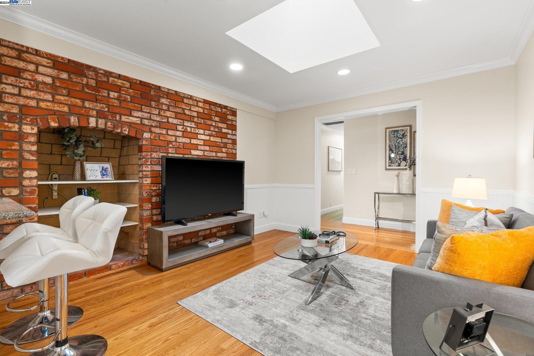 739 Mayview Way