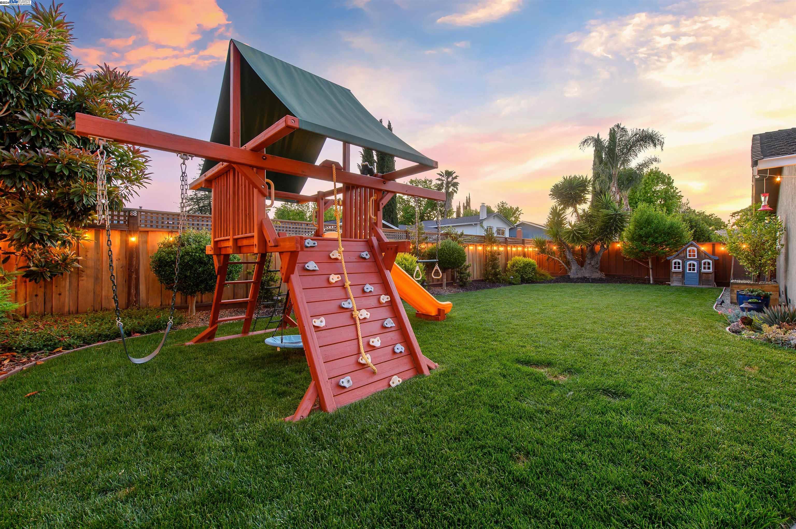 2506 Sanderling Dr