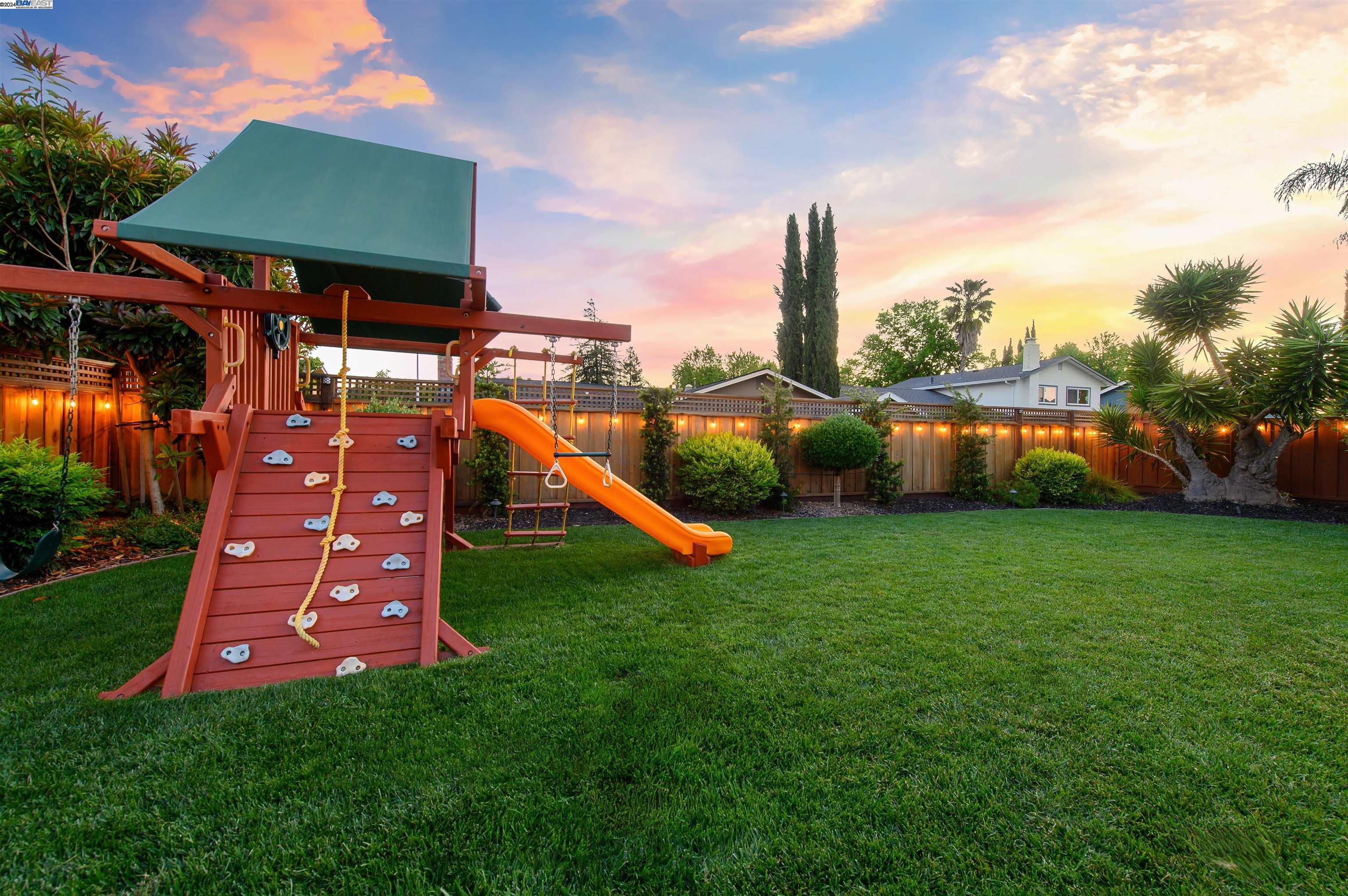 2506 Sanderling Dr