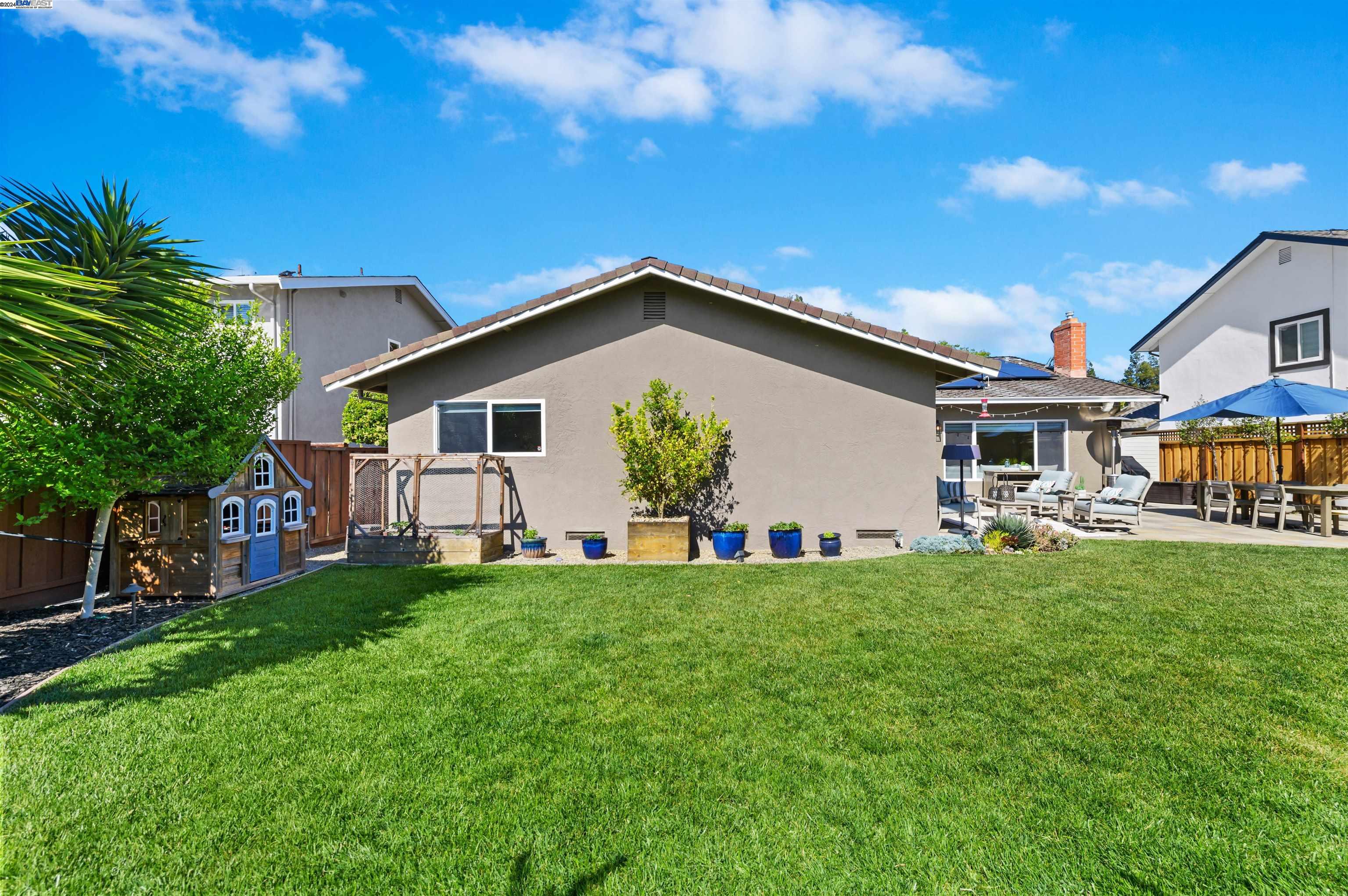 2506 Sanderling Dr