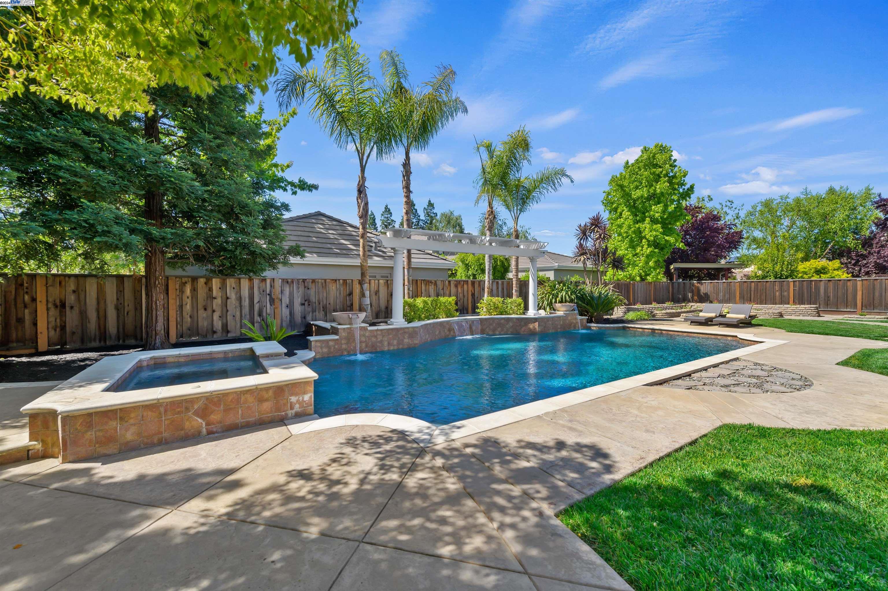 687 Trinity Hills Ln