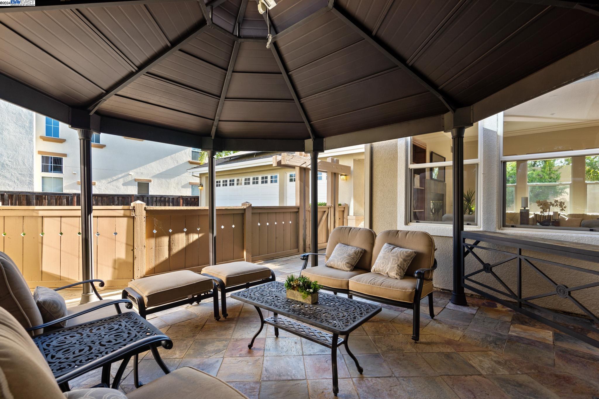 1801 Vetta Dr