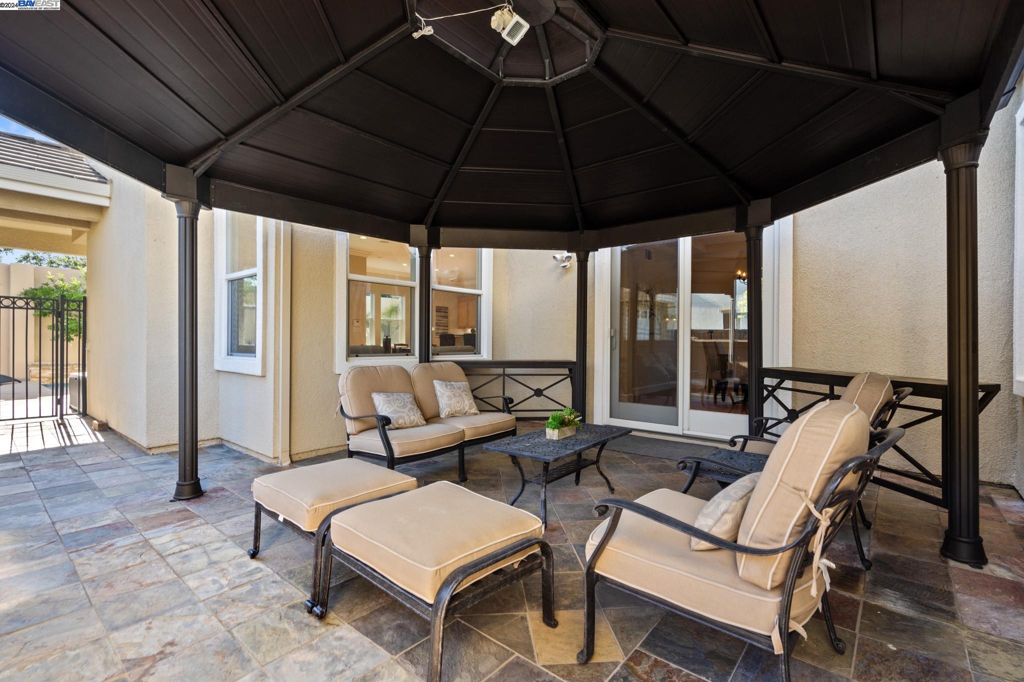 1801 Vetta Dr