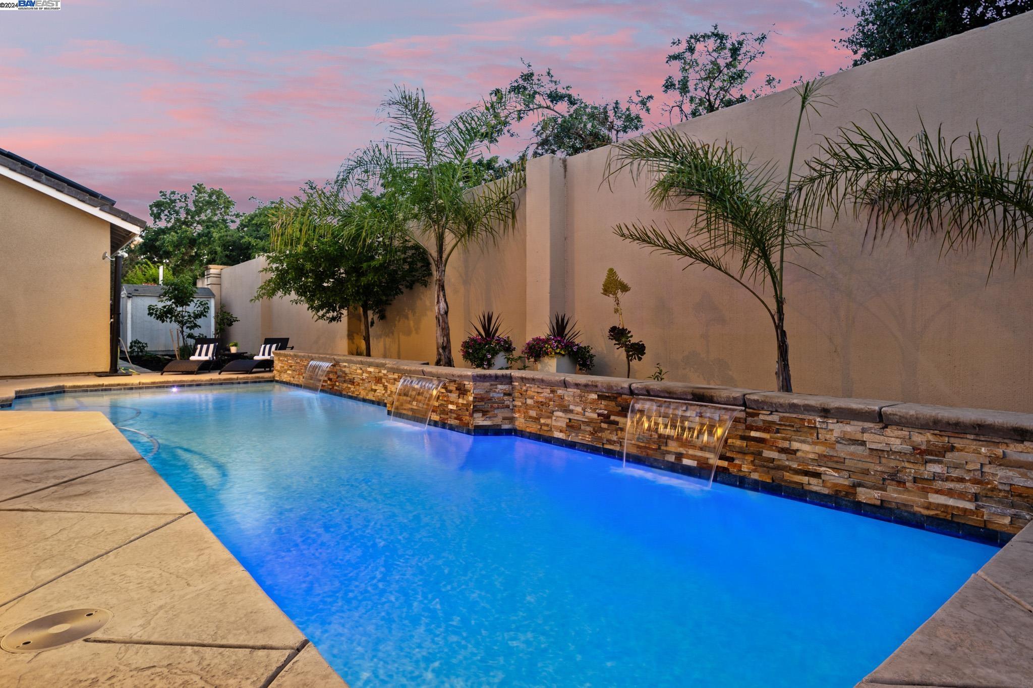 1801 Vetta Dr