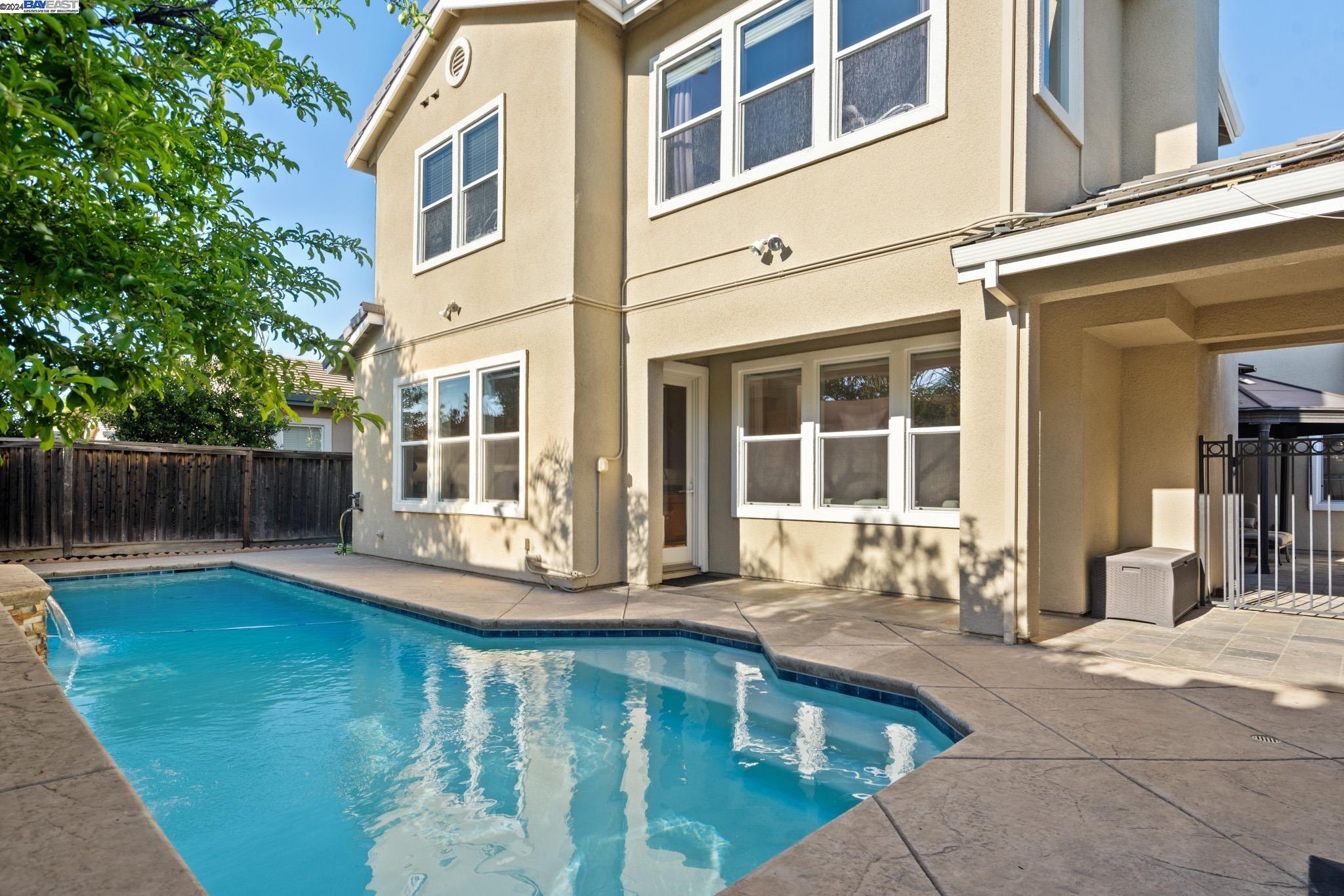 1801 Vetta Dr