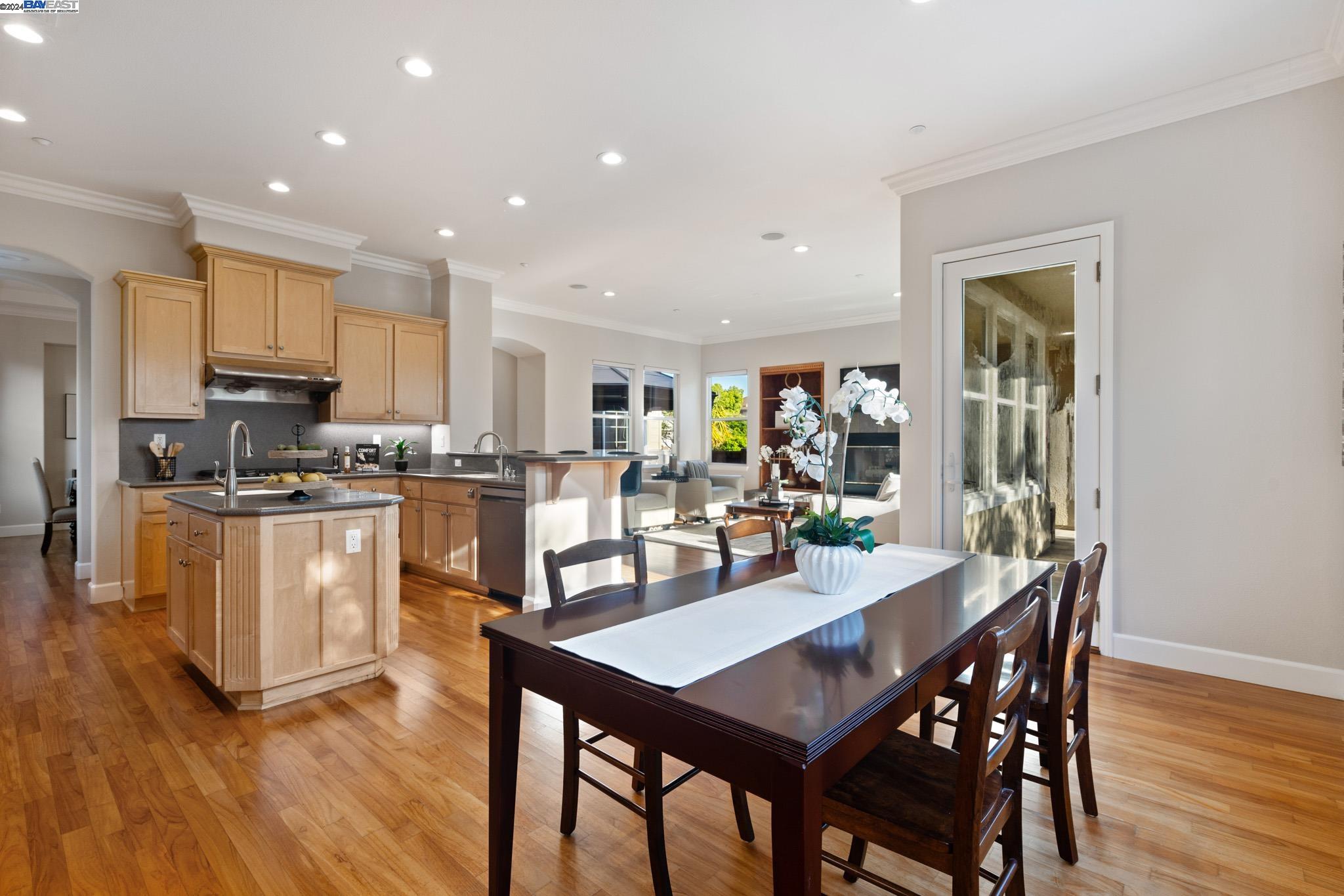 1801 Vetta Dr