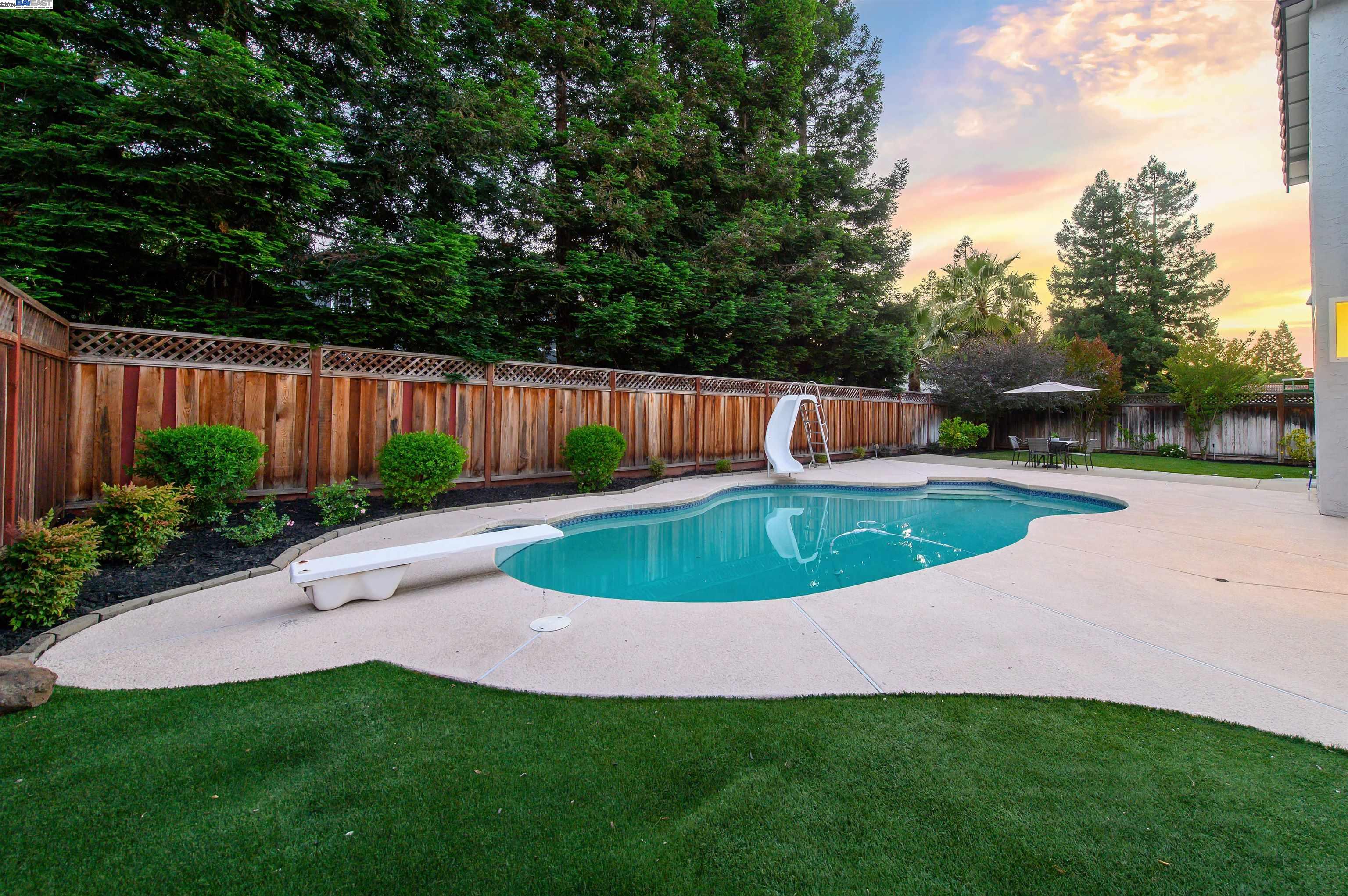 5814 Arthur Dr