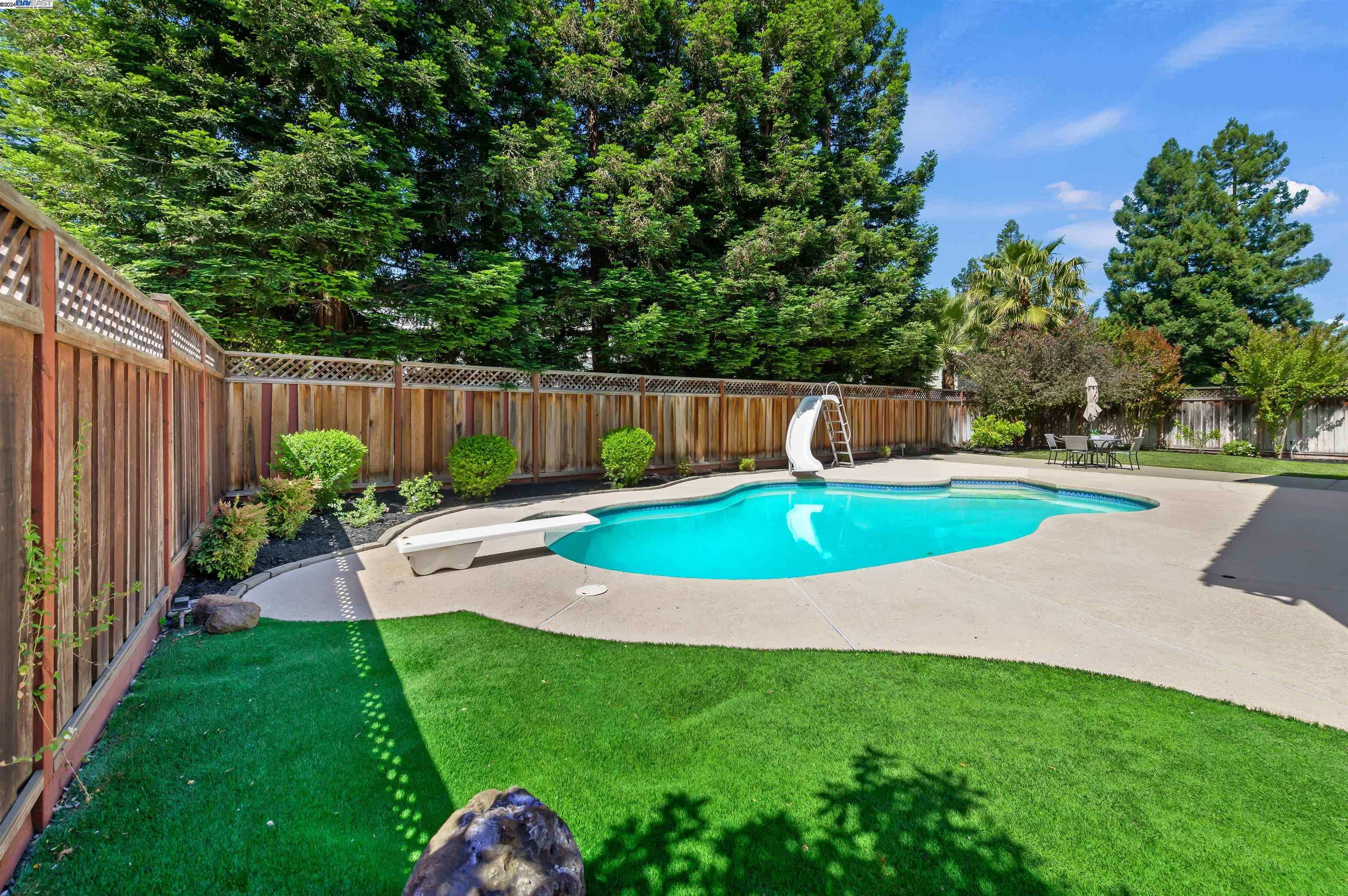 5814 Arthur Dr