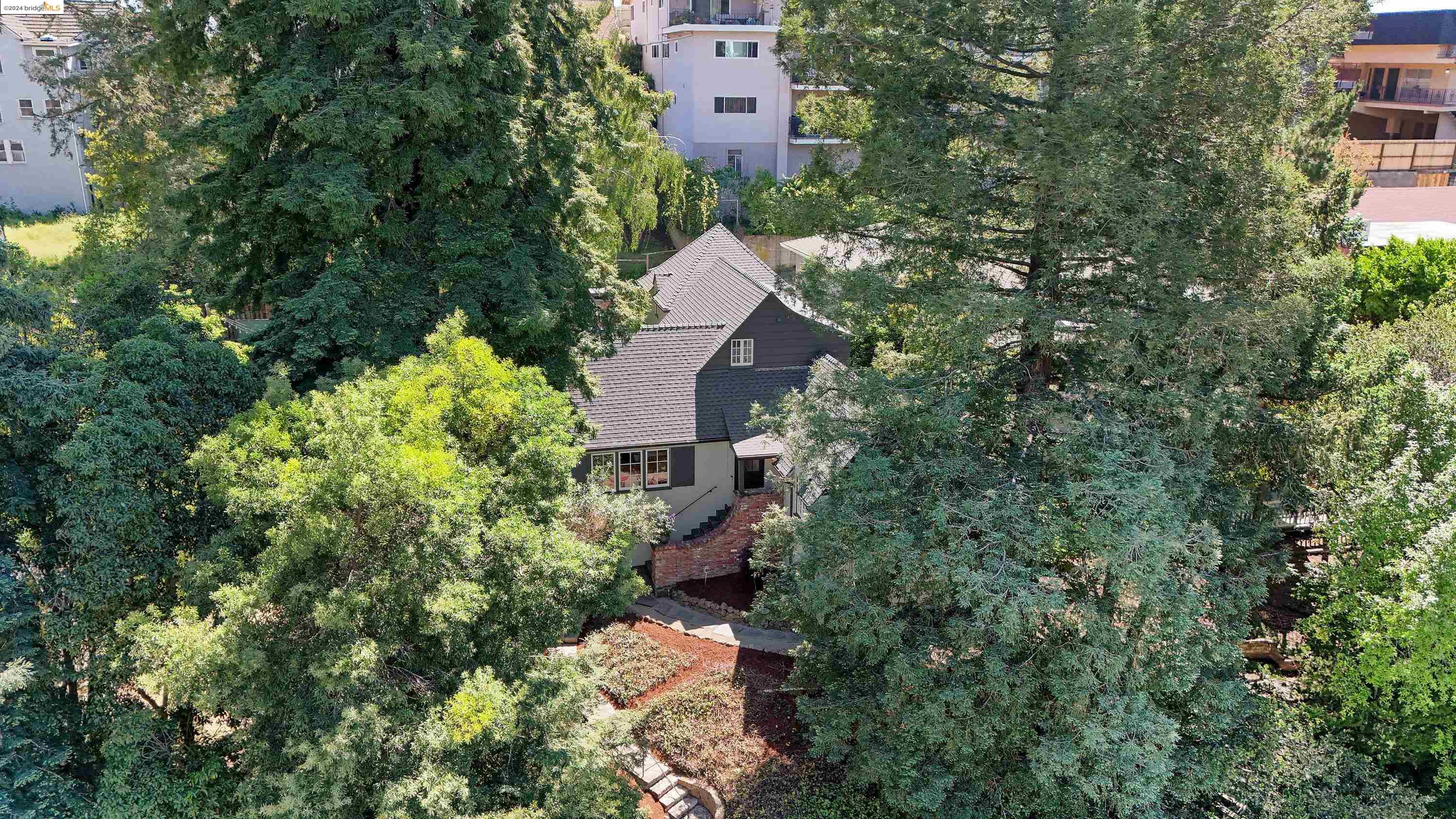 1859 Trestle Glen