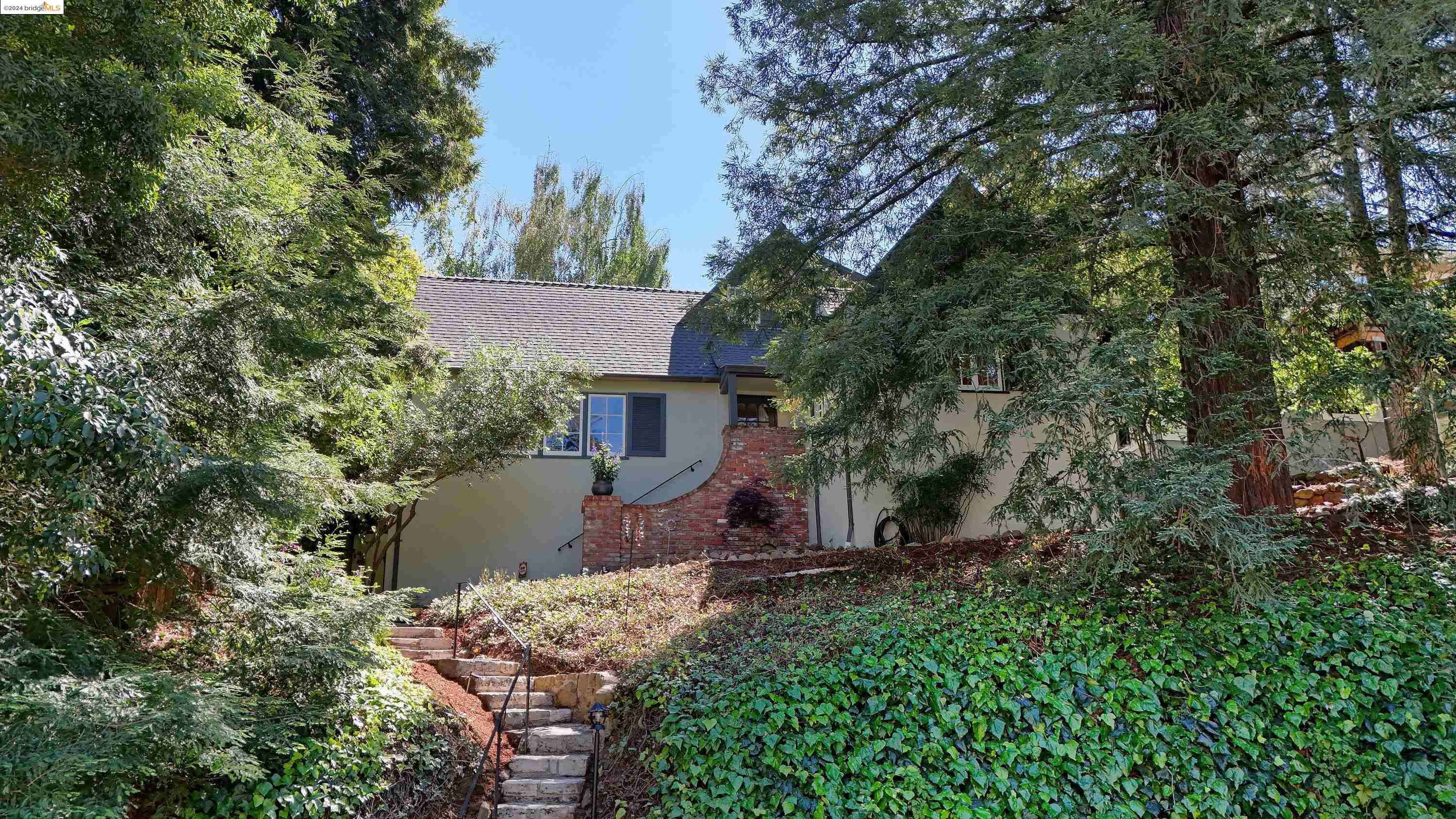 1859 Trestle Glen