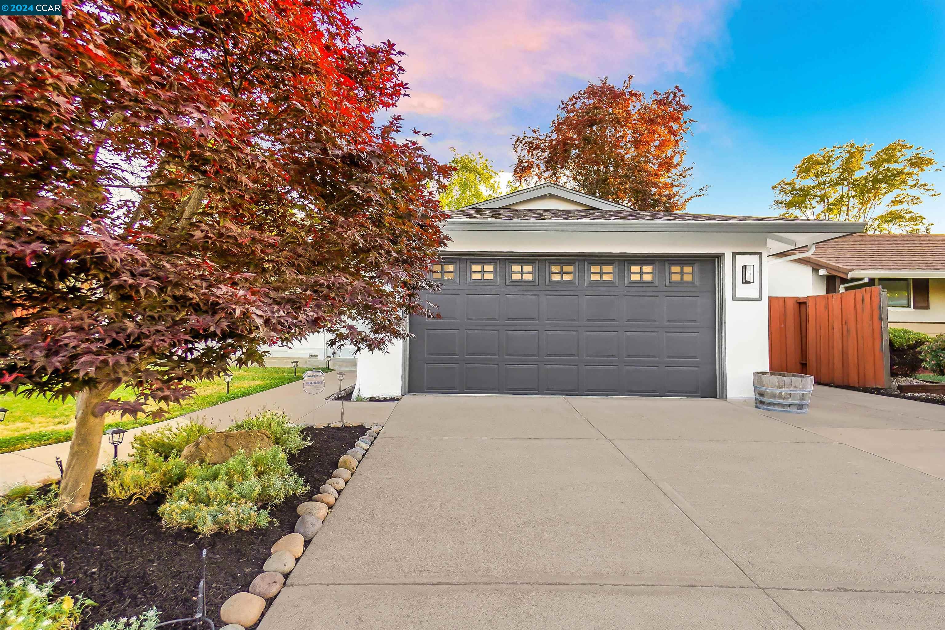 198 Dayton Ct