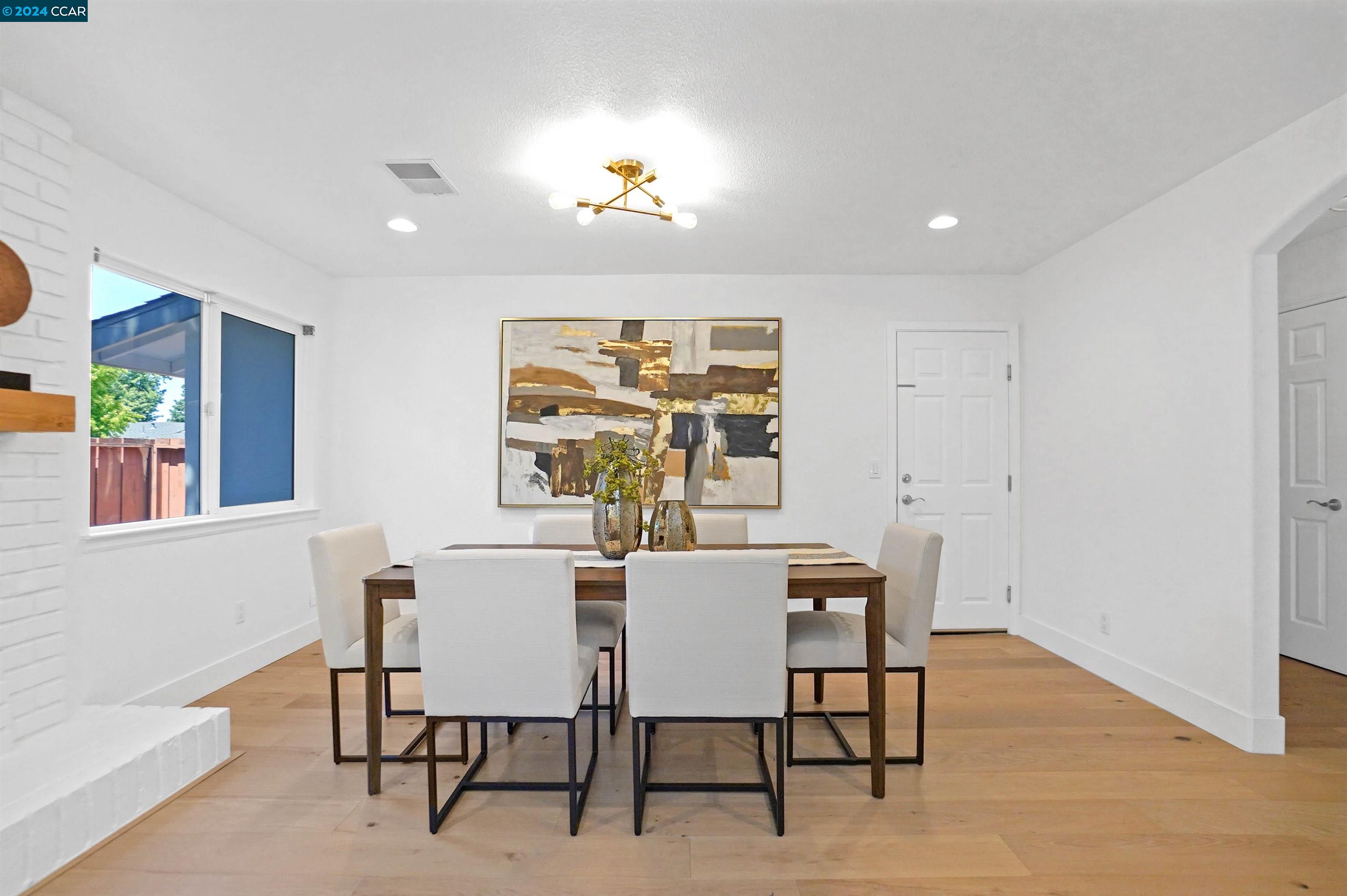198 Dayton Ct