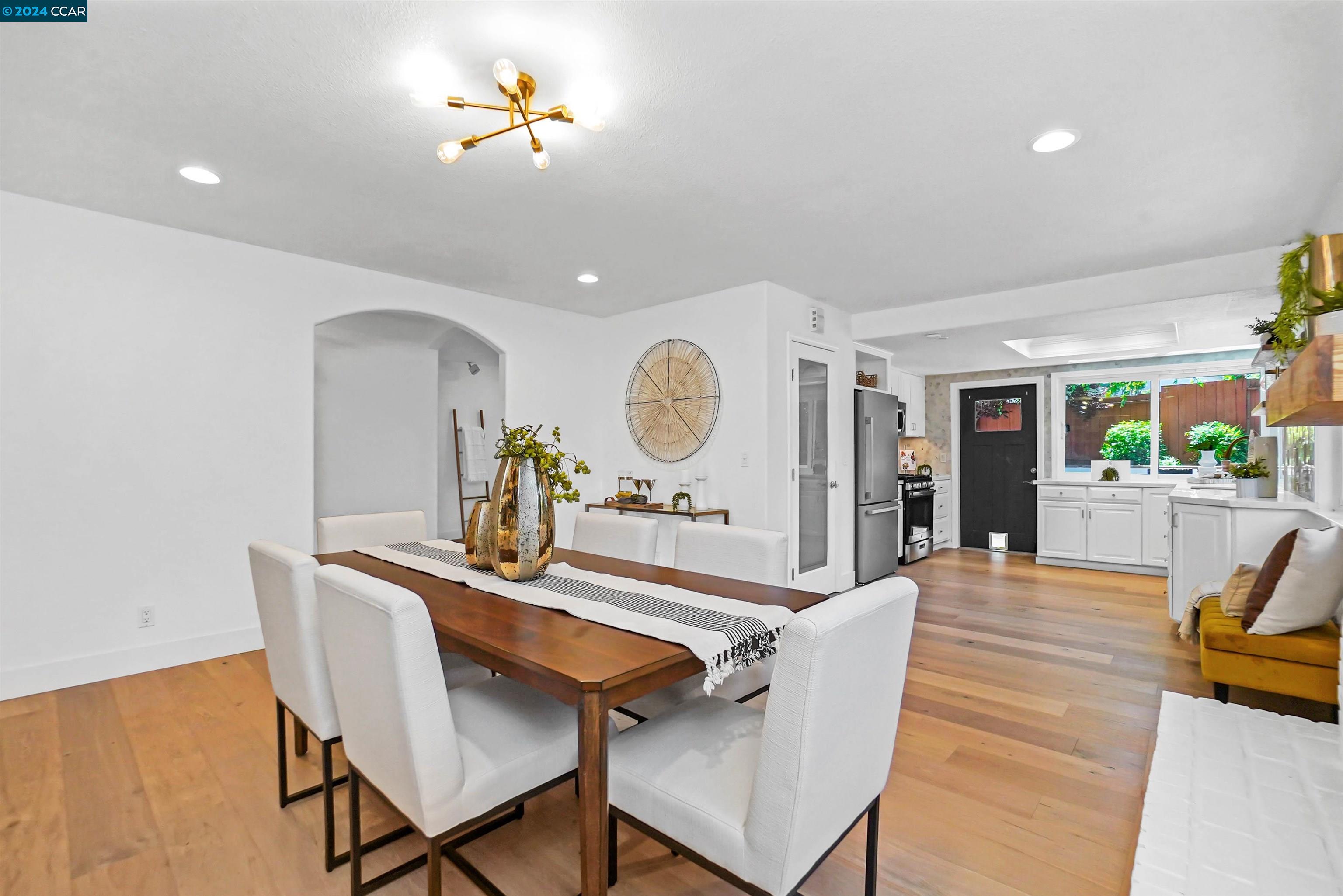 198 Dayton Ct