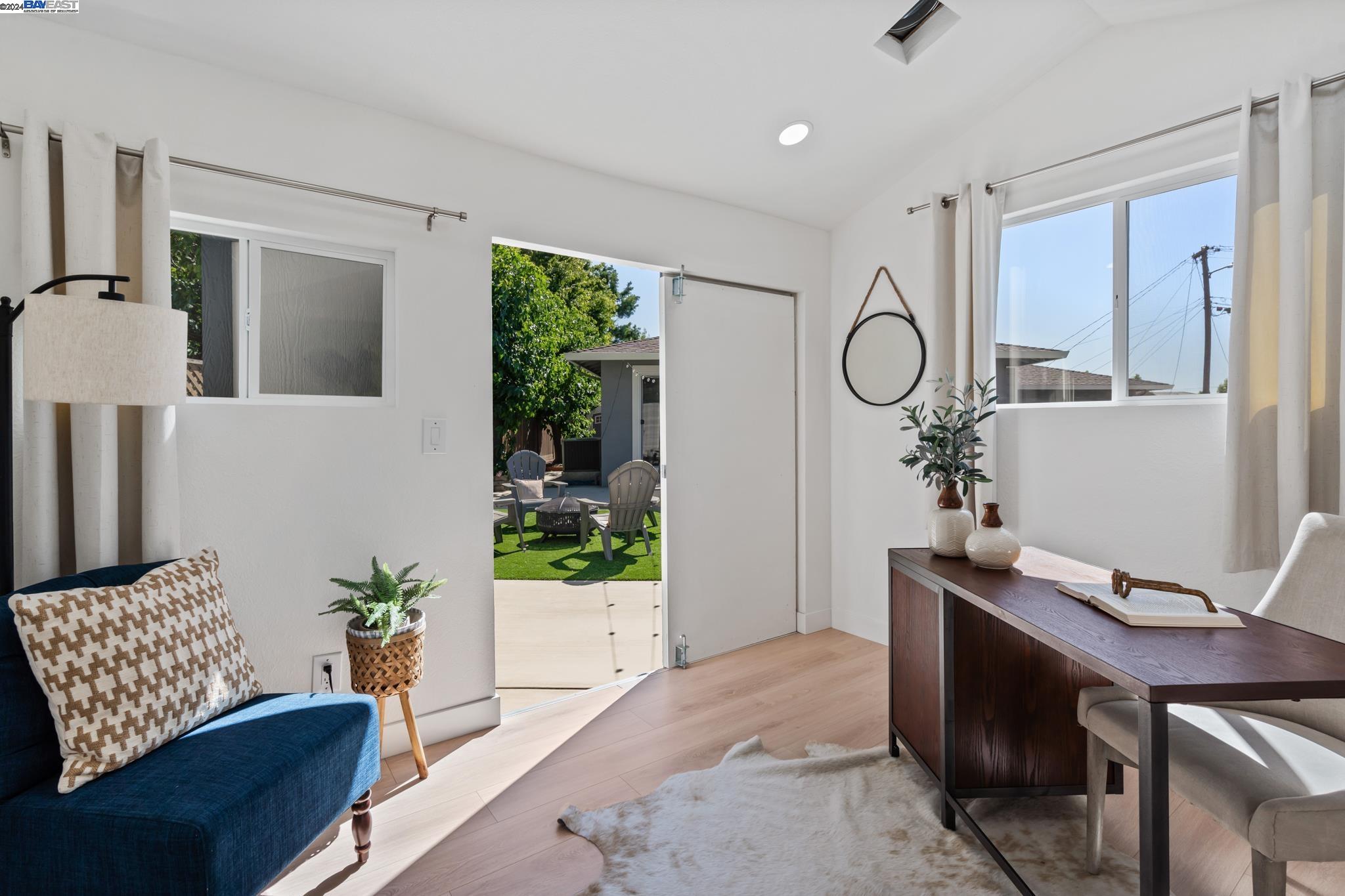 694 Sonoma Ct