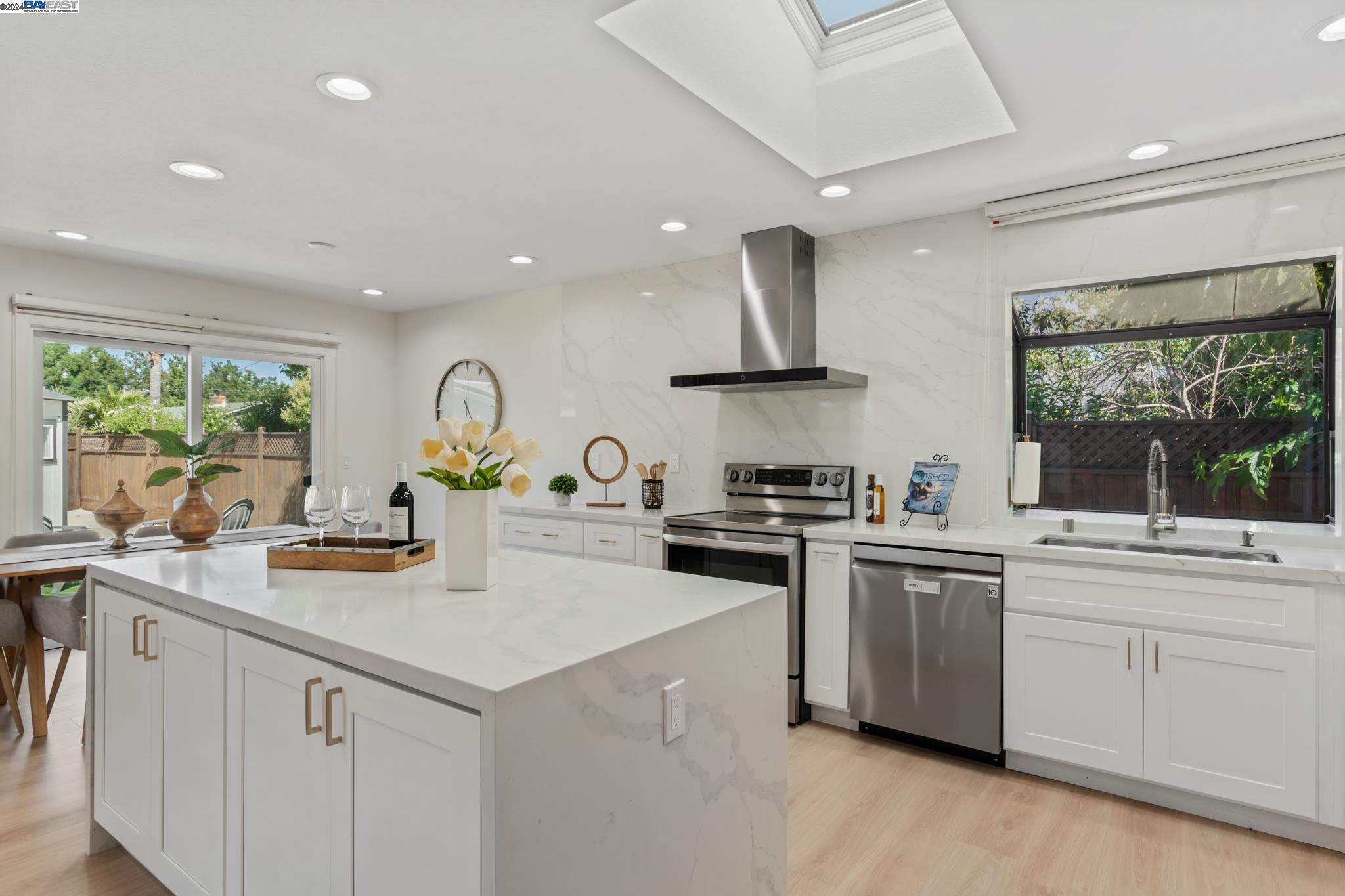 694 Sonoma Ct