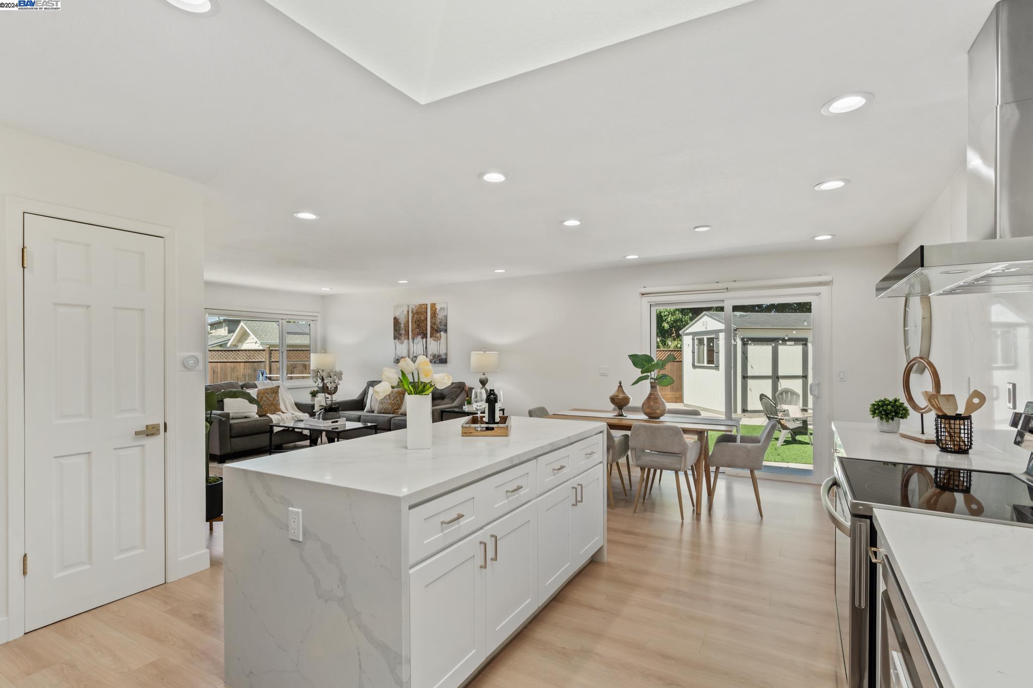 694 Sonoma Ct