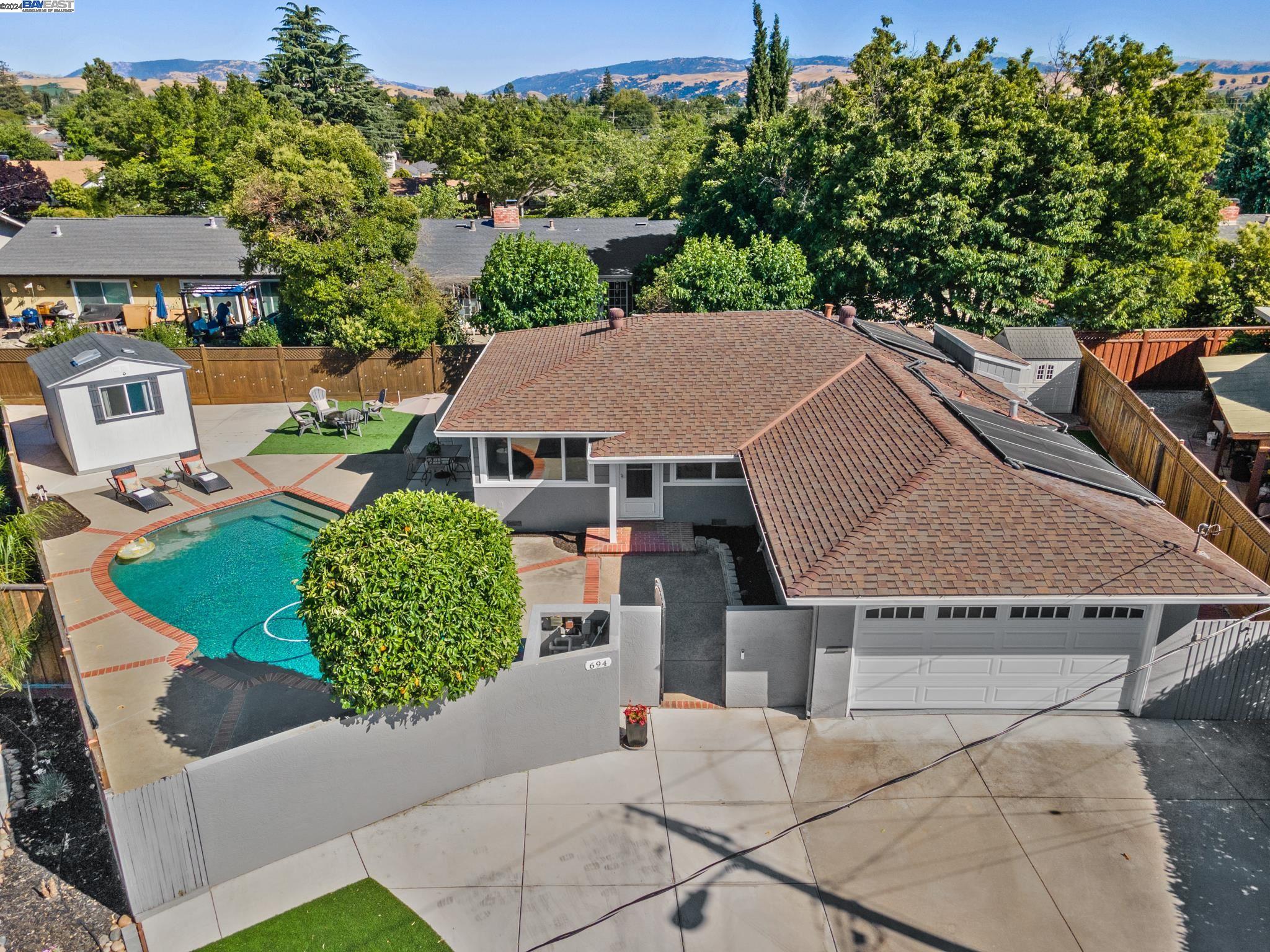 694 Sonoma Ct