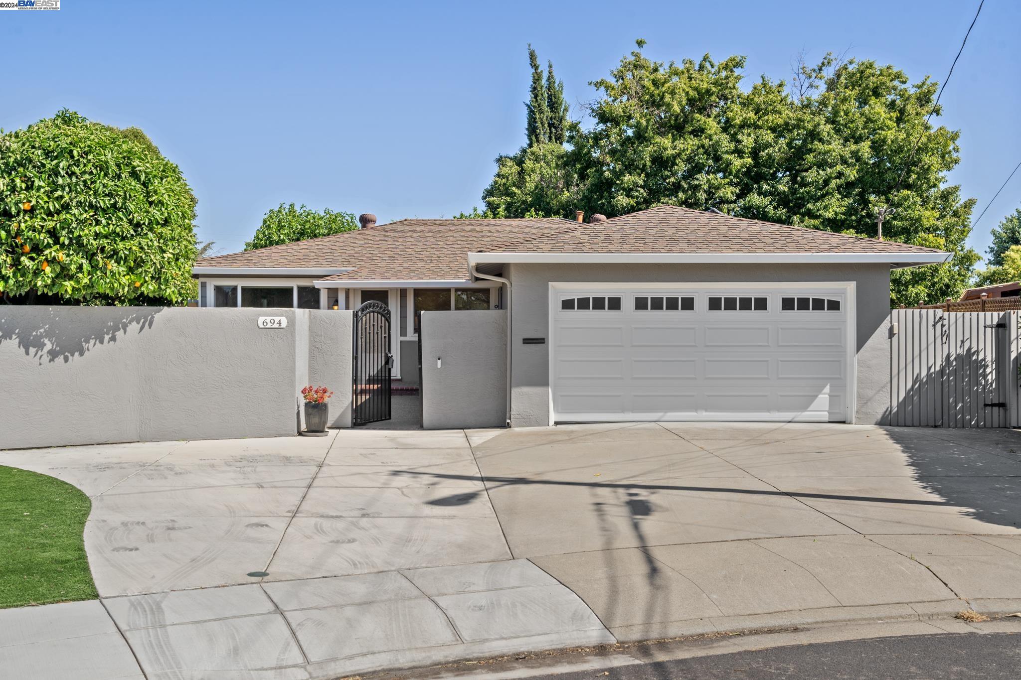 694 Sonoma Ct