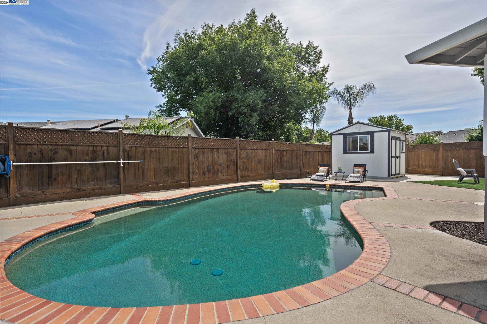 694 Sonoma Ct