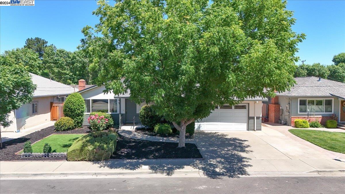4231 Jensen St