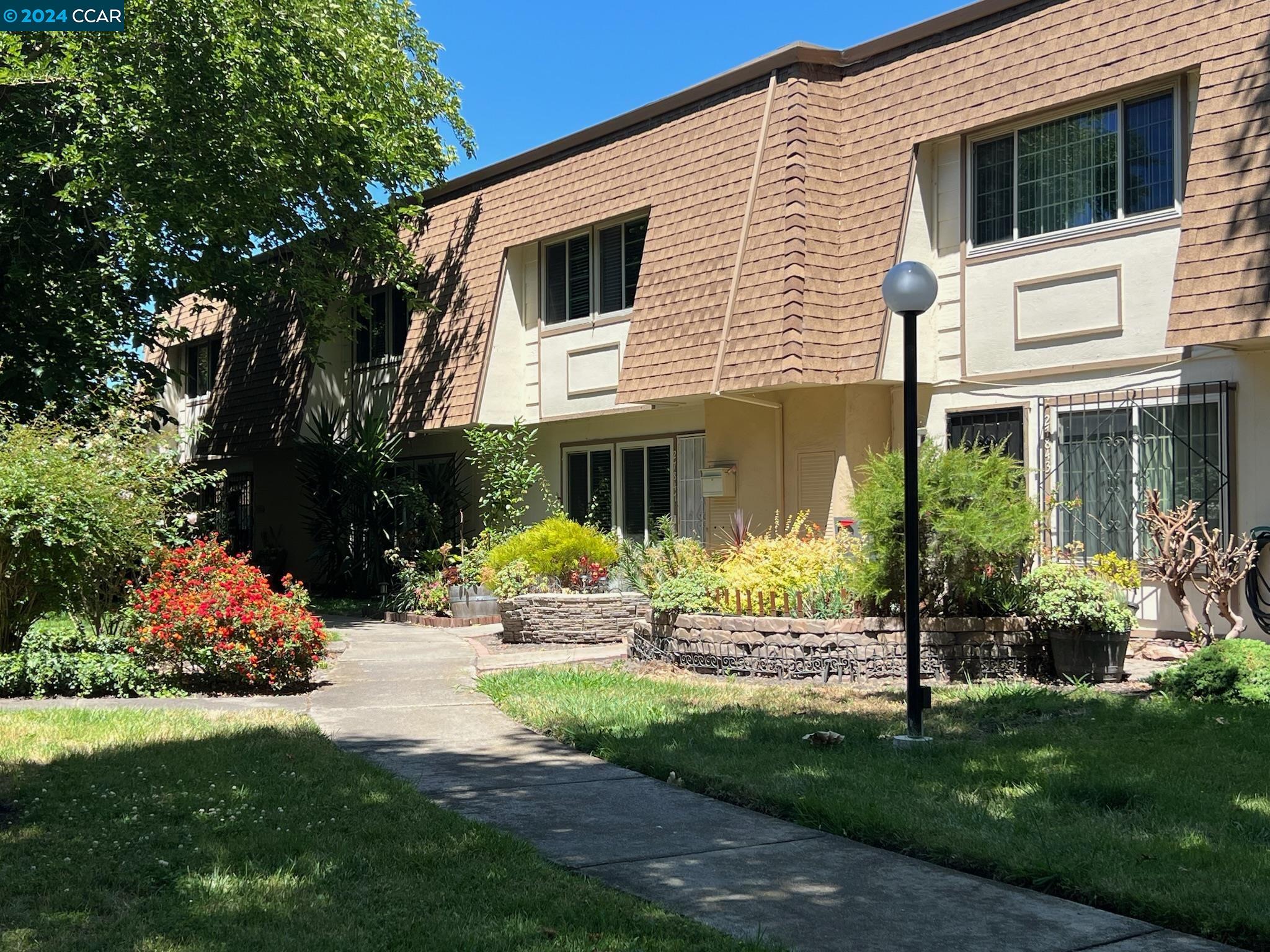 27847 Hummingbird Ct