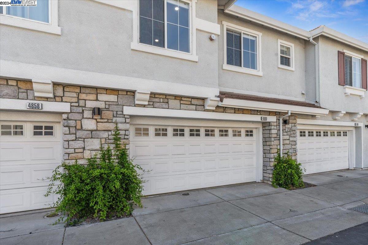 4860 Swinford Ct